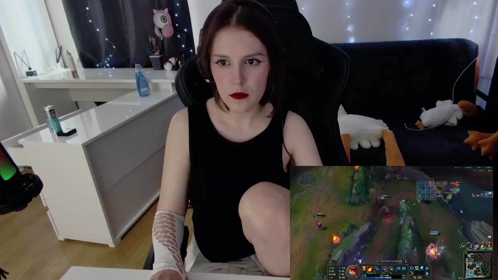 Gallery image thumbnail from crybabyKys's myfreecams stream on, 01/31/2024, 12:50 image 15 of 20