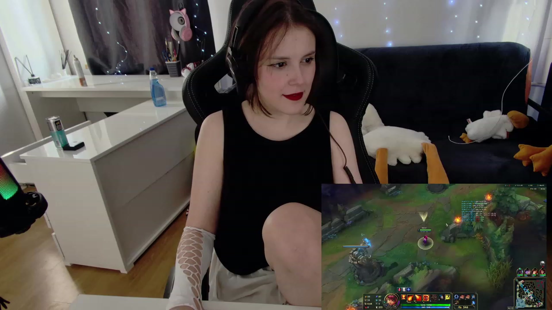 Gallery image thumbnail from crybabyKys's myfreecams stream on, 01/31/2024, 12:50 image 7 of 20