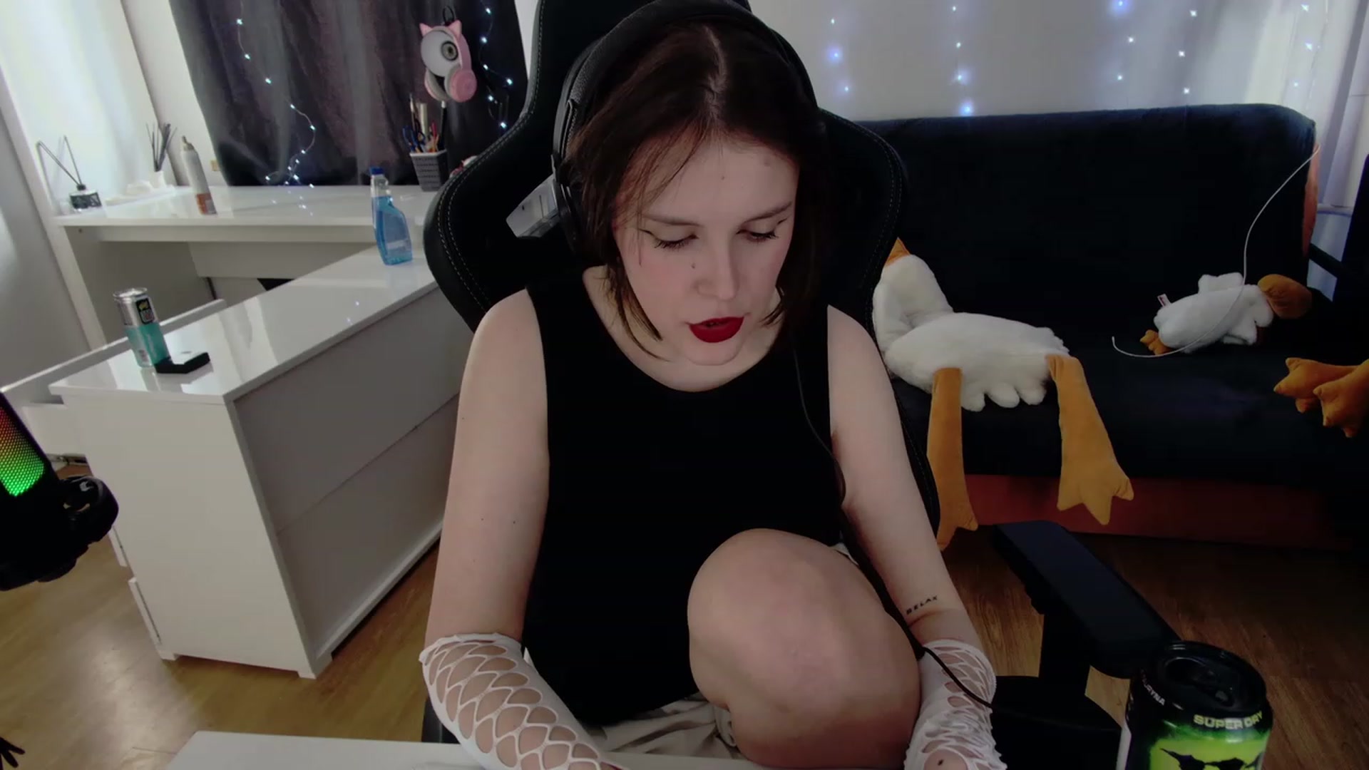 Gallery image thumbnail from crybabyKys's myfreecams stream on, 01/31/2024, 12:50 image 1 of 20