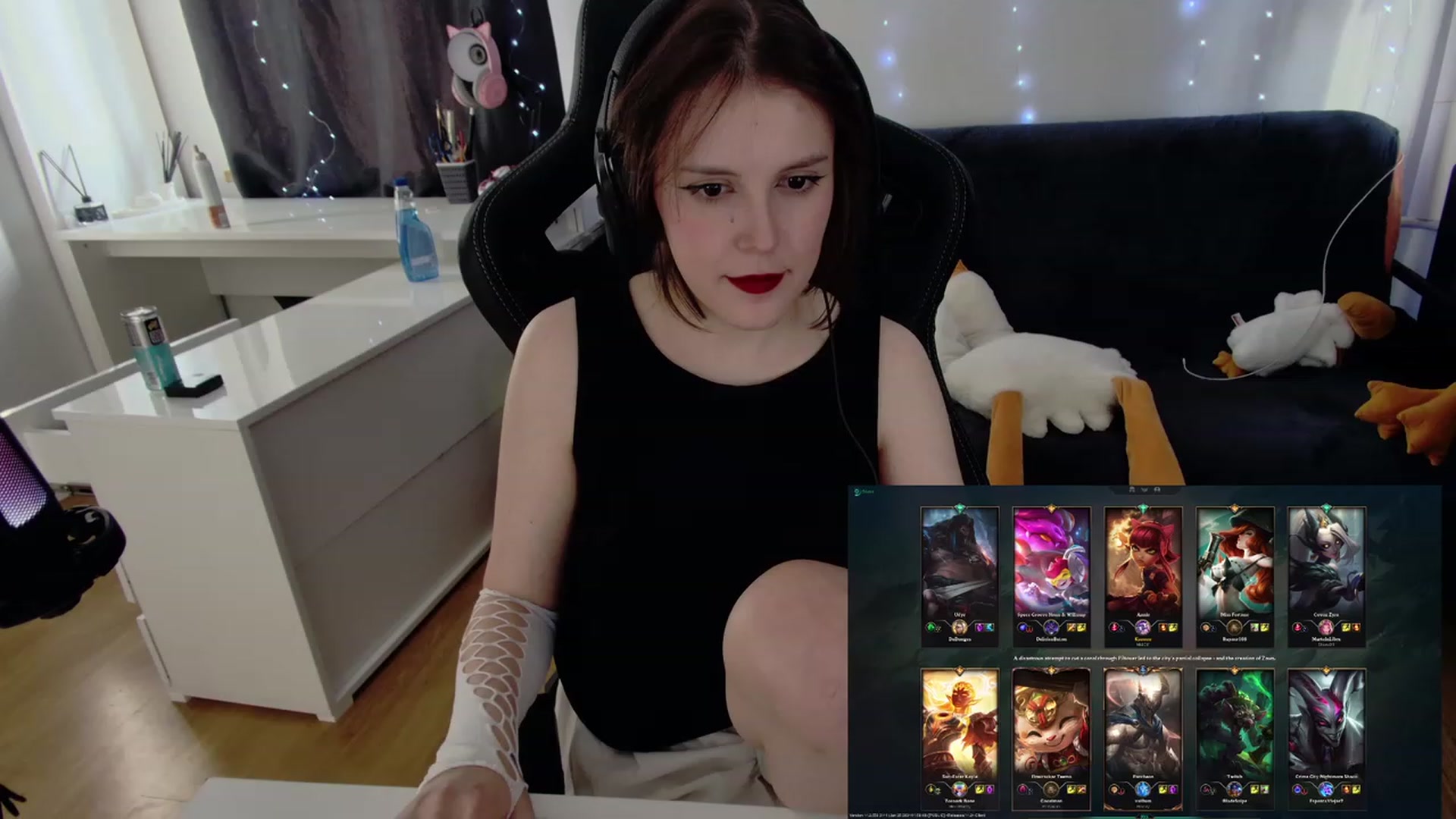 Gallery image thumbnail from crybabyKys's myfreecams stream on, 01/31/2024, 12:50 image 2 of 20