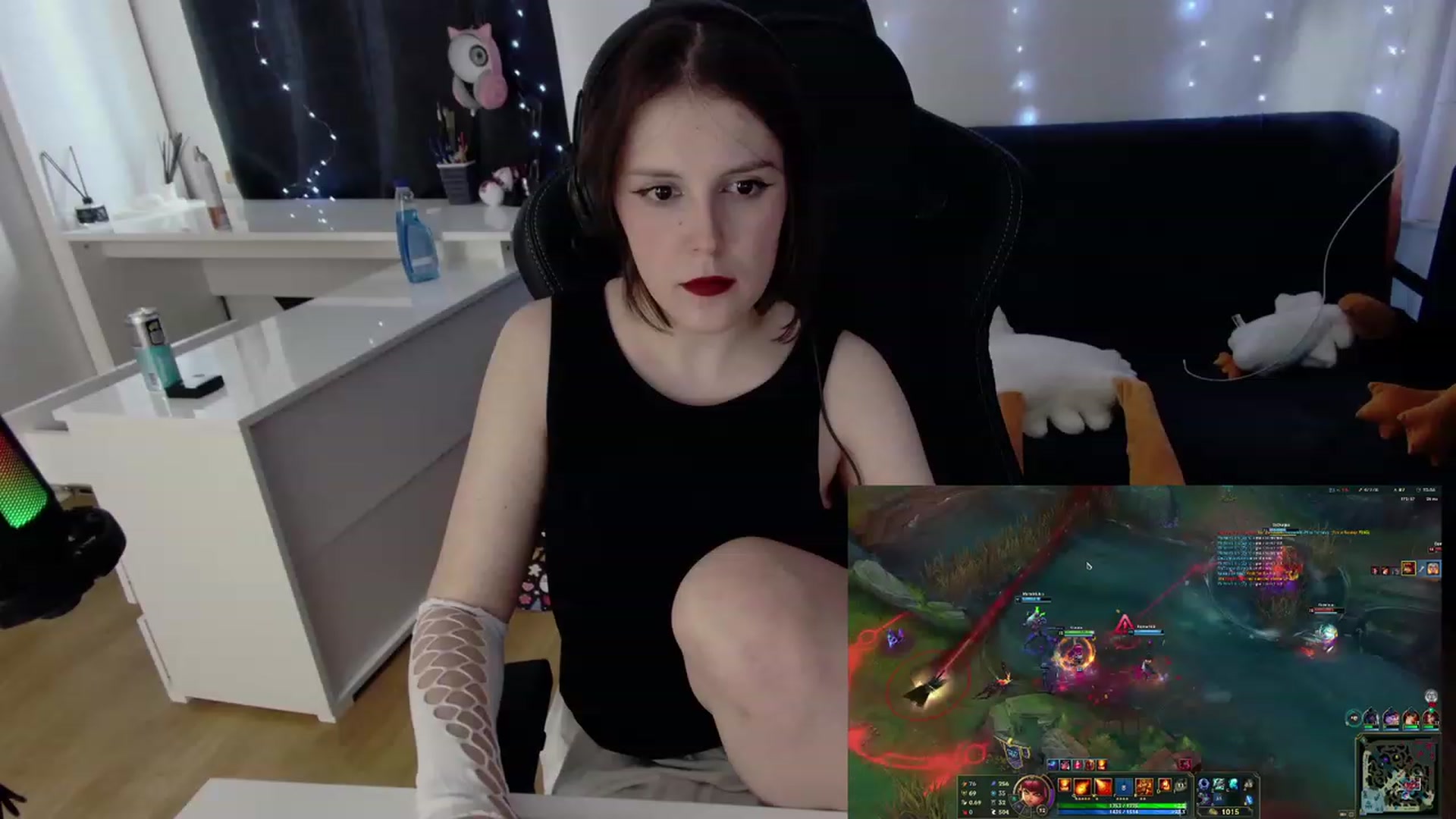 Gallery image thumbnail from crybabyKys's myfreecams stream on, 01/31/2024, 12:50 image 18 of 20