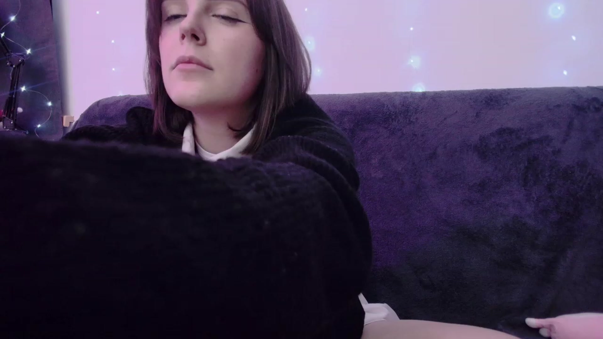 Gallery image thumbnail from crybabyKys's myfreecams stream on, 02/02/2024, 01:41 image 5 of 20