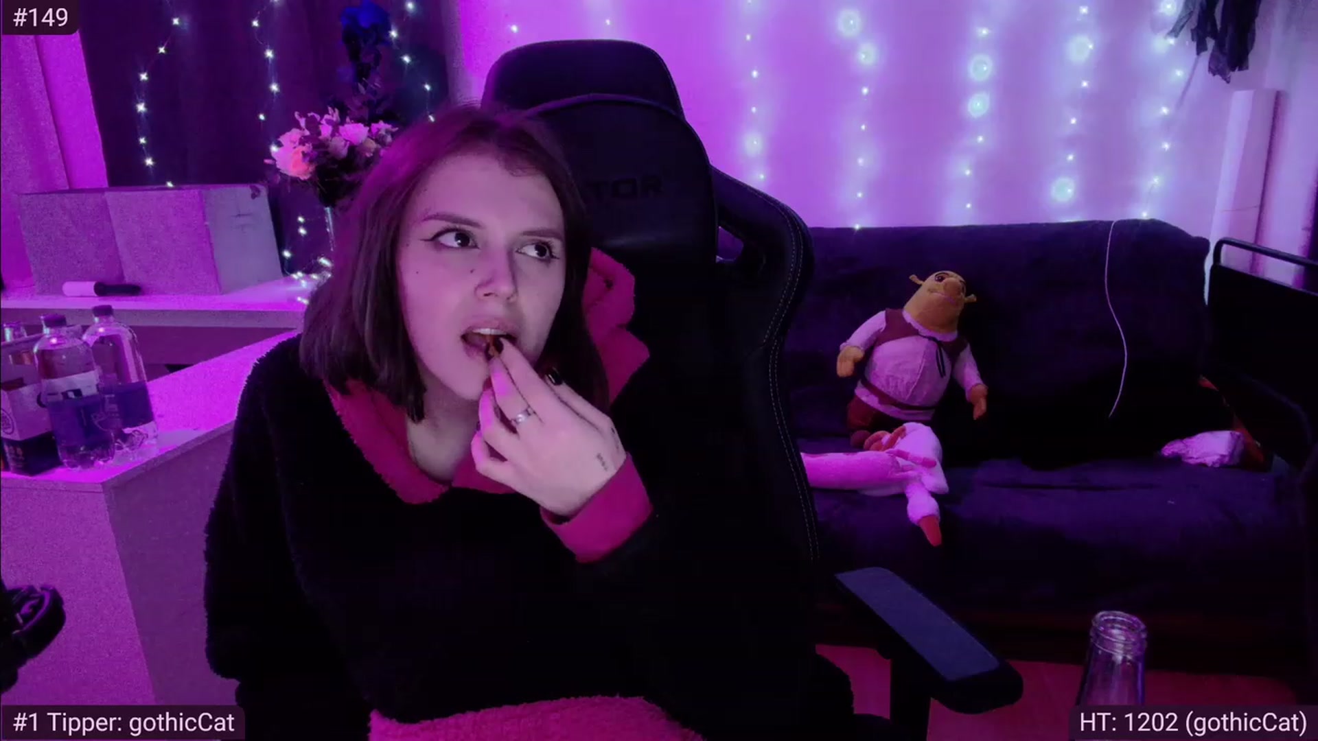 Gallery image thumbnail from crybabyKys's myfreecams stream on, 02/06/2024, 21:26 image 17 of 20