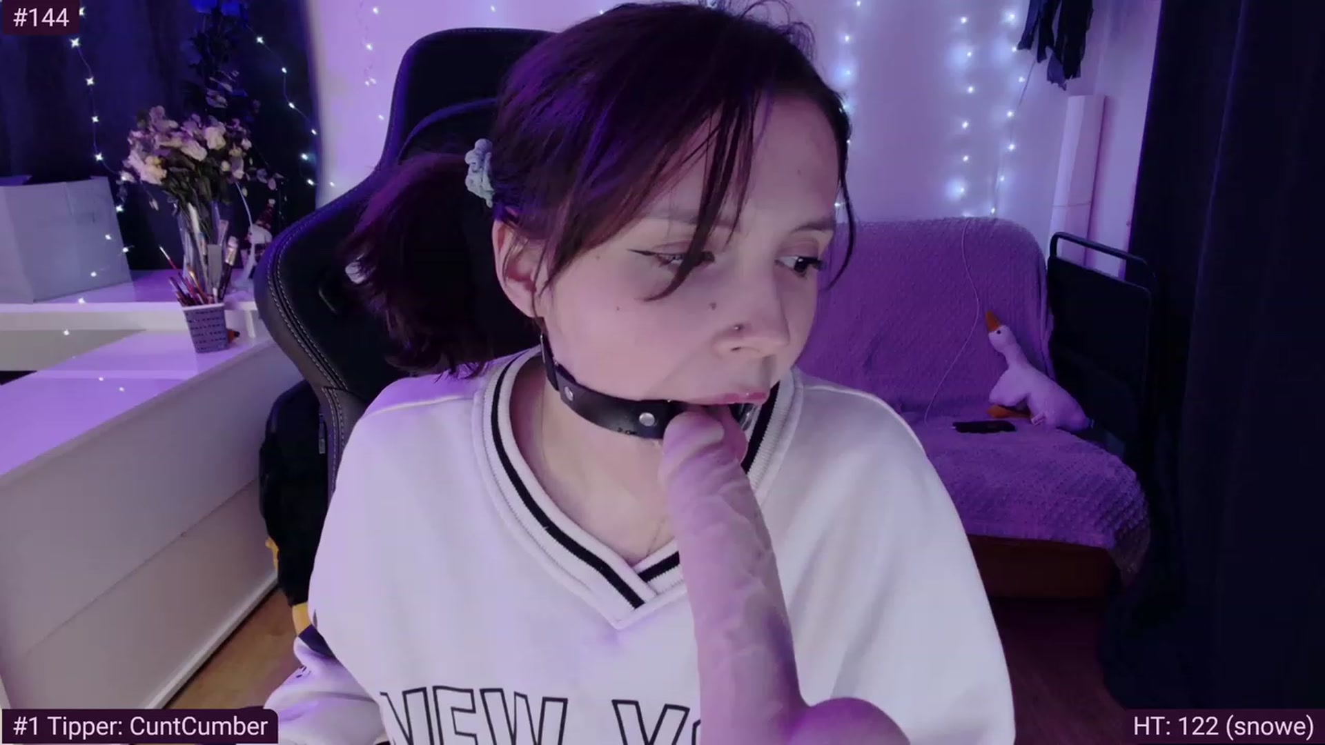 Gallery image thumbnail from crybabyKys's myfreecams stream on, 02/19/2024, 01:22 image 4 of 20