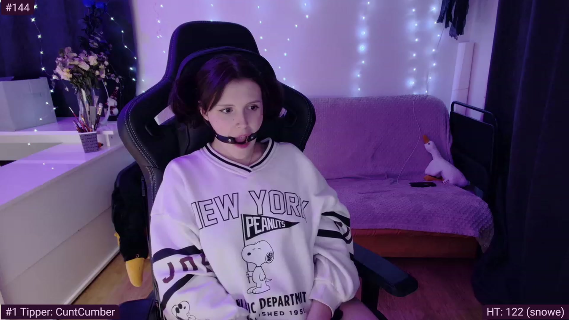 Gallery image thumbnail from crybabyKys's myfreecams stream on, 02/19/2024, 01:22 image 2 of 20
