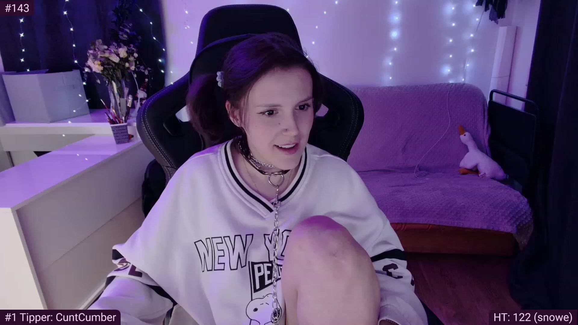 Gallery image thumbnail from crybabyKys's myfreecams stream on, 02/19/2024, 01:22 image 15 of 20