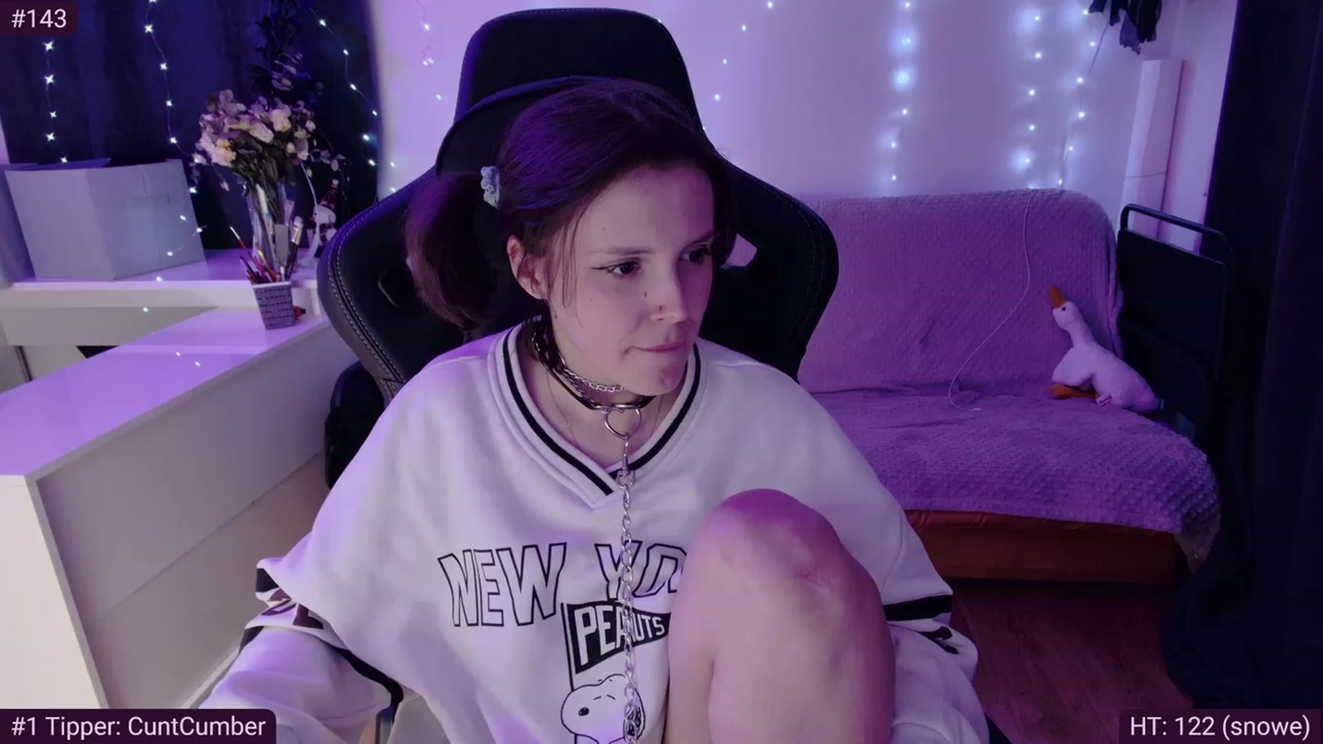 Gallery image thumbnail from crybabyKys's myfreecams stream on, 02/19/2024, 01:22 image 16 of 20