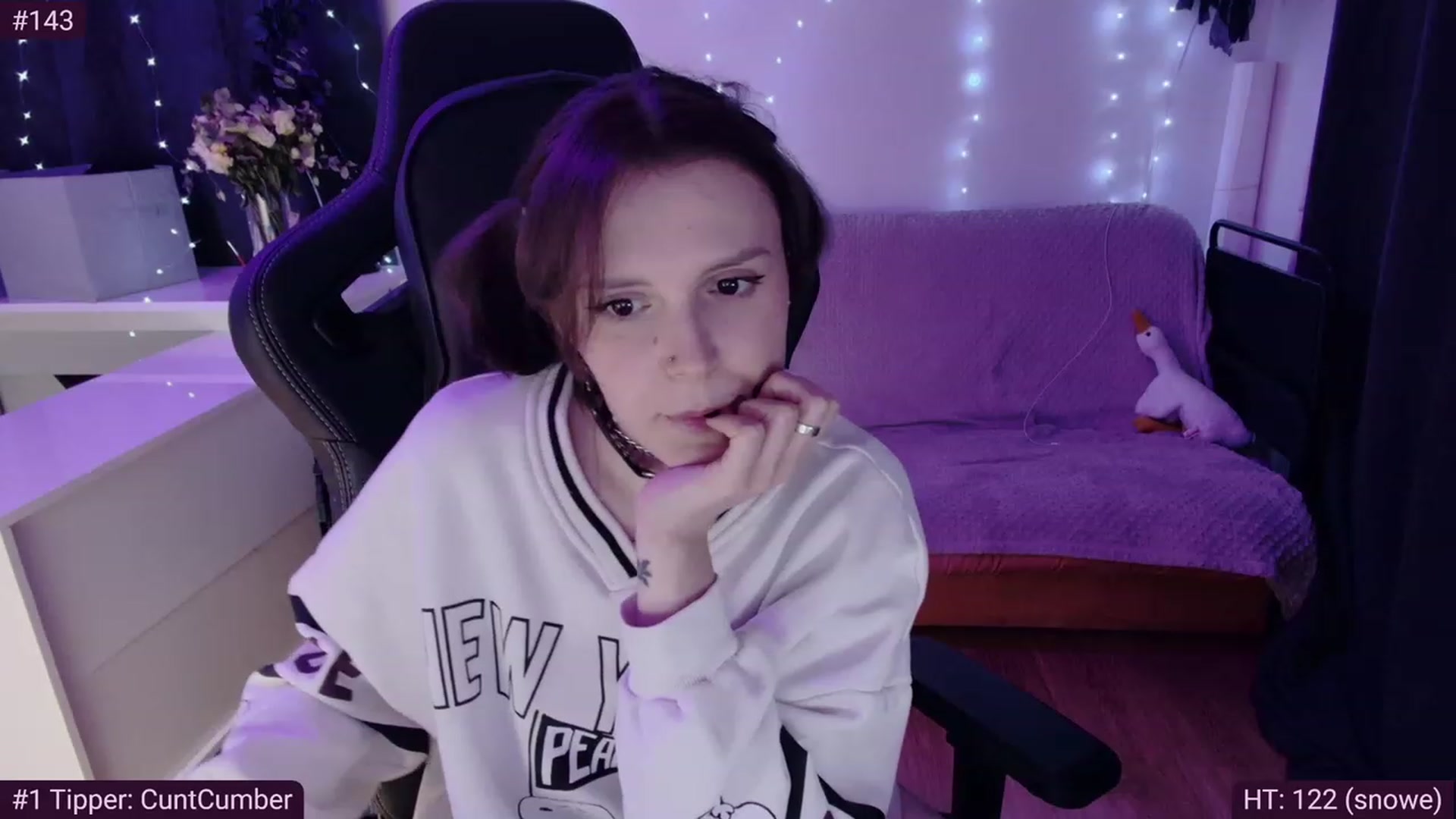 Gallery image thumbnail from crybabyKys's myfreecams stream on, 02/19/2024, 01:22 image 19 of 20