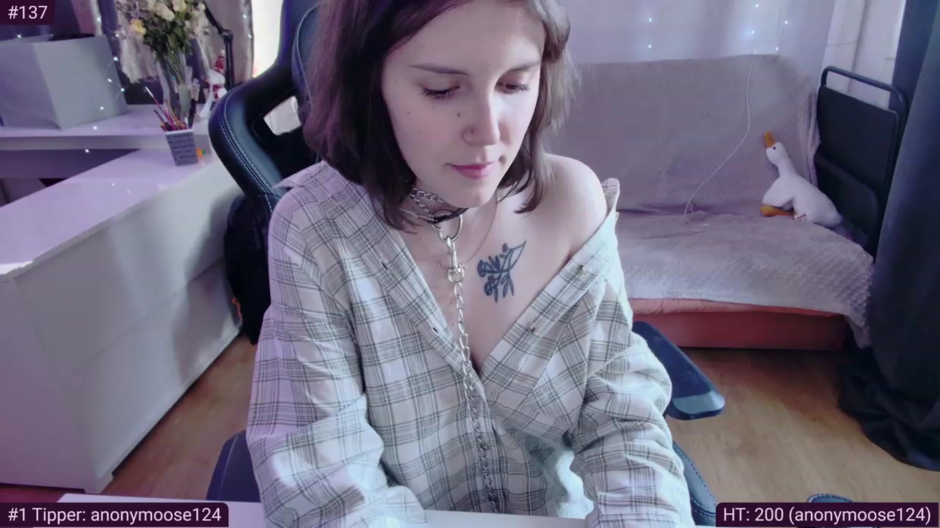 Gallery image thumbnail from crybabyKys's myfreecams stream on, 02/19/2024, 09:14 image 8 of 20