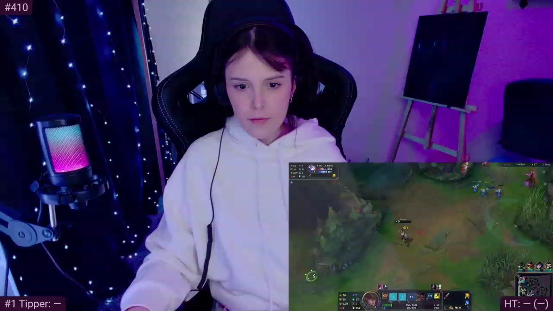Gallery image thumbnail from crybabyKys's myfreecams stream on, 03/18/2024, 21:29 image 5 of 20