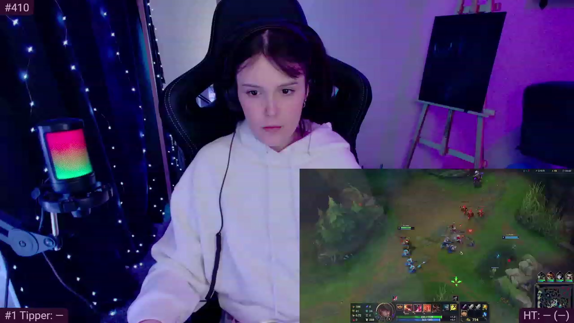 Gallery image thumbnail from crybabyKys's myfreecams stream on, 03/18/2024, 21:29 image 8 of 20