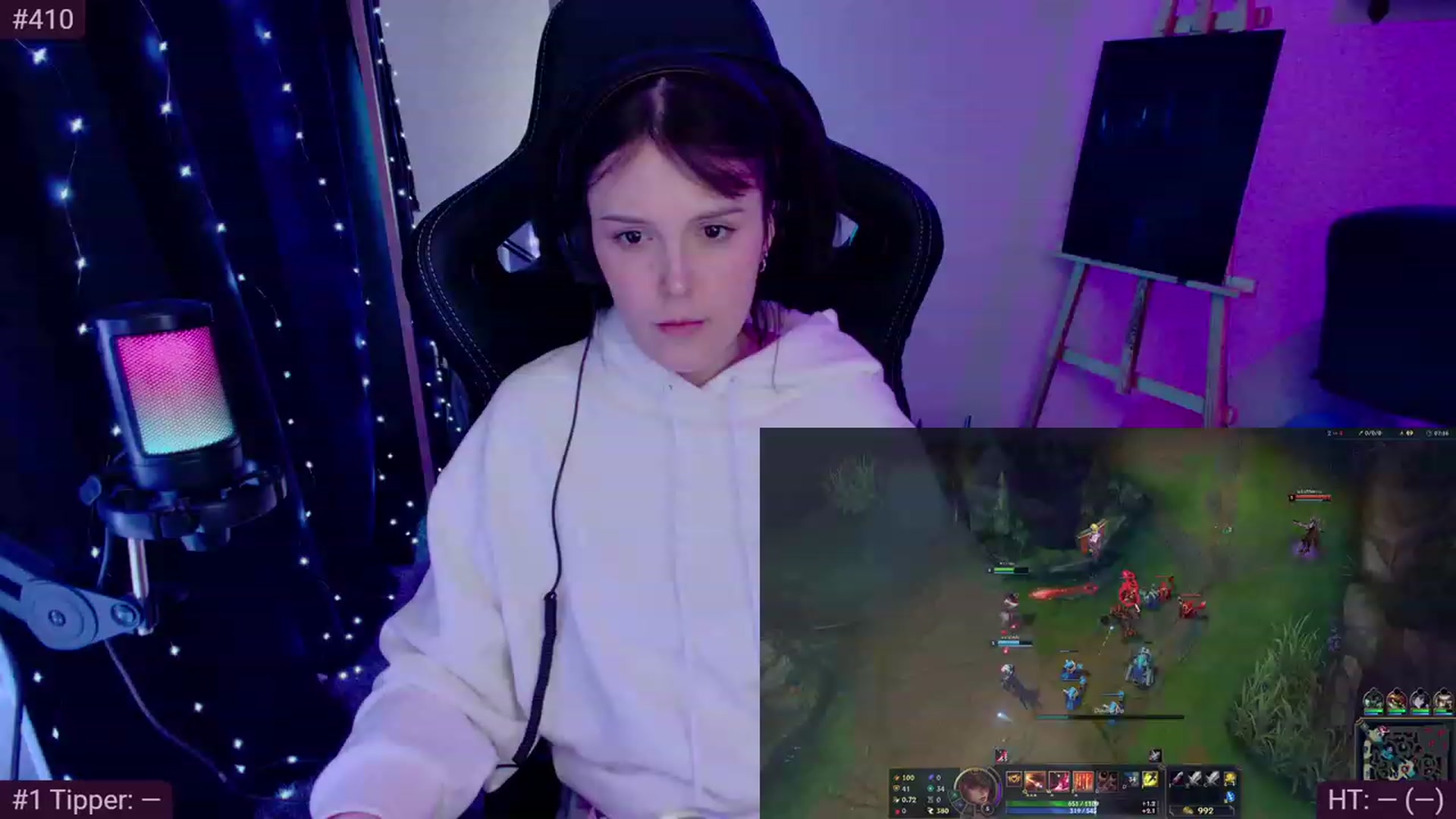 Gallery image thumbnail from crybabyKys's myfreecams stream on, 03/18/2024, 21:29 image 9 of 20