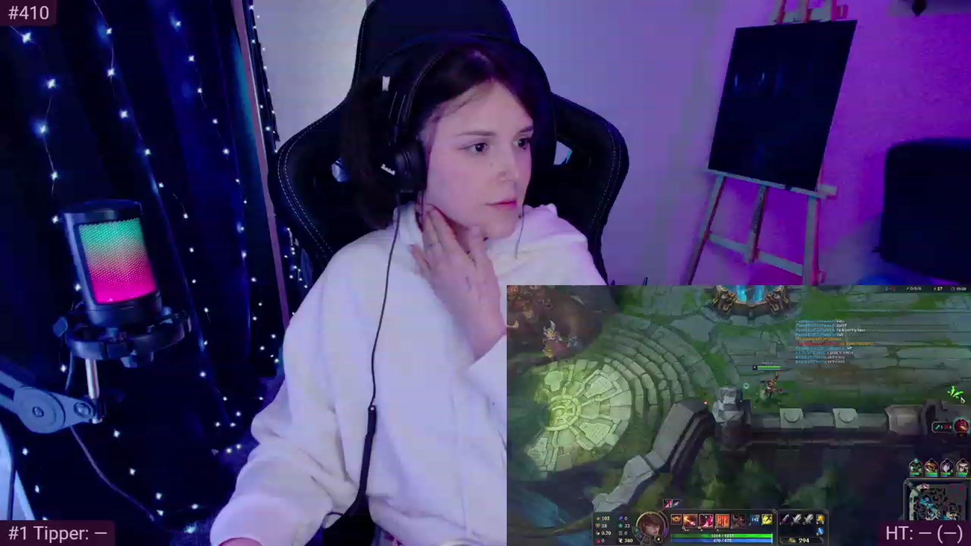 Gallery image thumbnail from crybabyKys's myfreecams stream on, 03/18/2024, 21:29 image 6 of 20