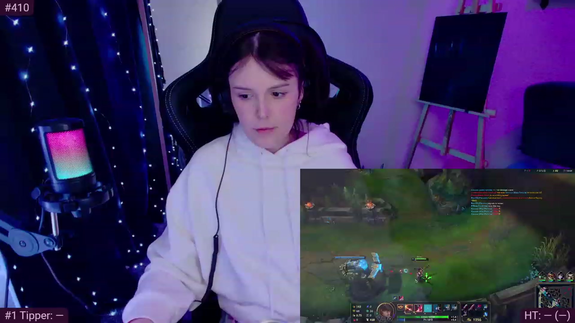 Gallery image thumbnail from crybabyKys's myfreecams stream on, 03/18/2024, 21:29 image 15 of 20