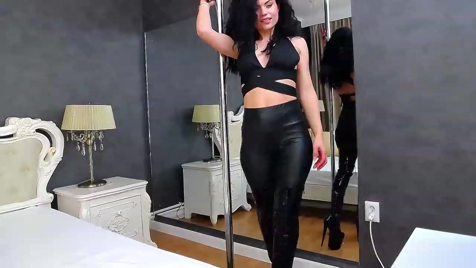 Gallery image thumbnail from crystall_milf's myfreecams stream on, 05/10/2023, 11:36 image 5 of 20