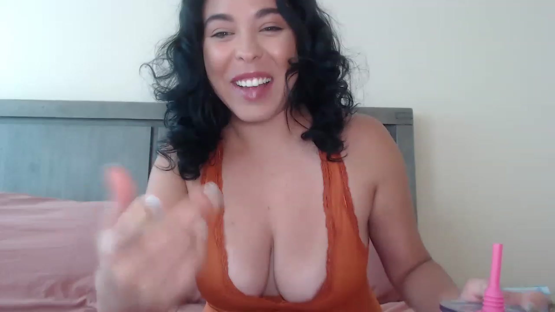 Gallery image thumbnail from cumloveher's myfreecams stream on, 06/06/2023, 18:31 image 2 of 20