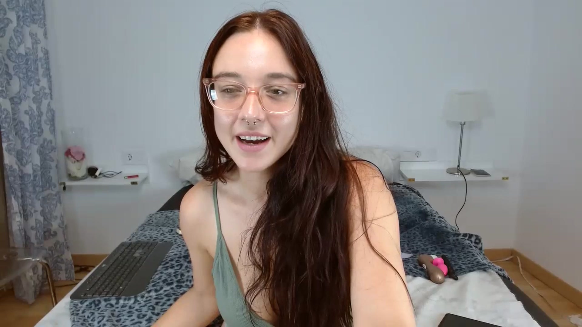 Gallery image thumbnail from cumonveronica's myfreecams stream on, 07/16/2023, 12:08 image 14 of 20