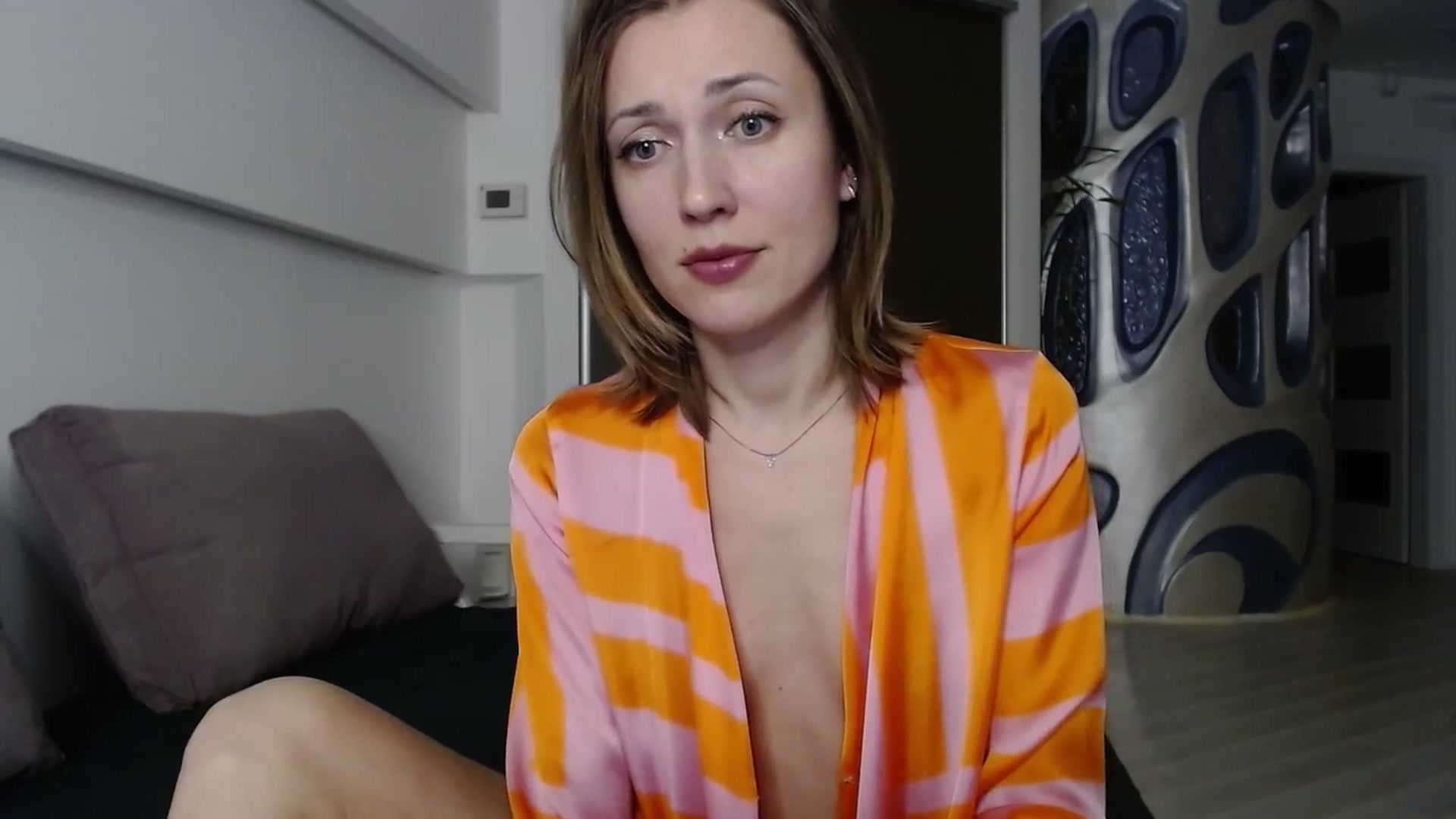 Gallery image thumbnail from cup_of_kate's myfreecams stream on, 02/08/2025, 17:37 image 10 of 20
