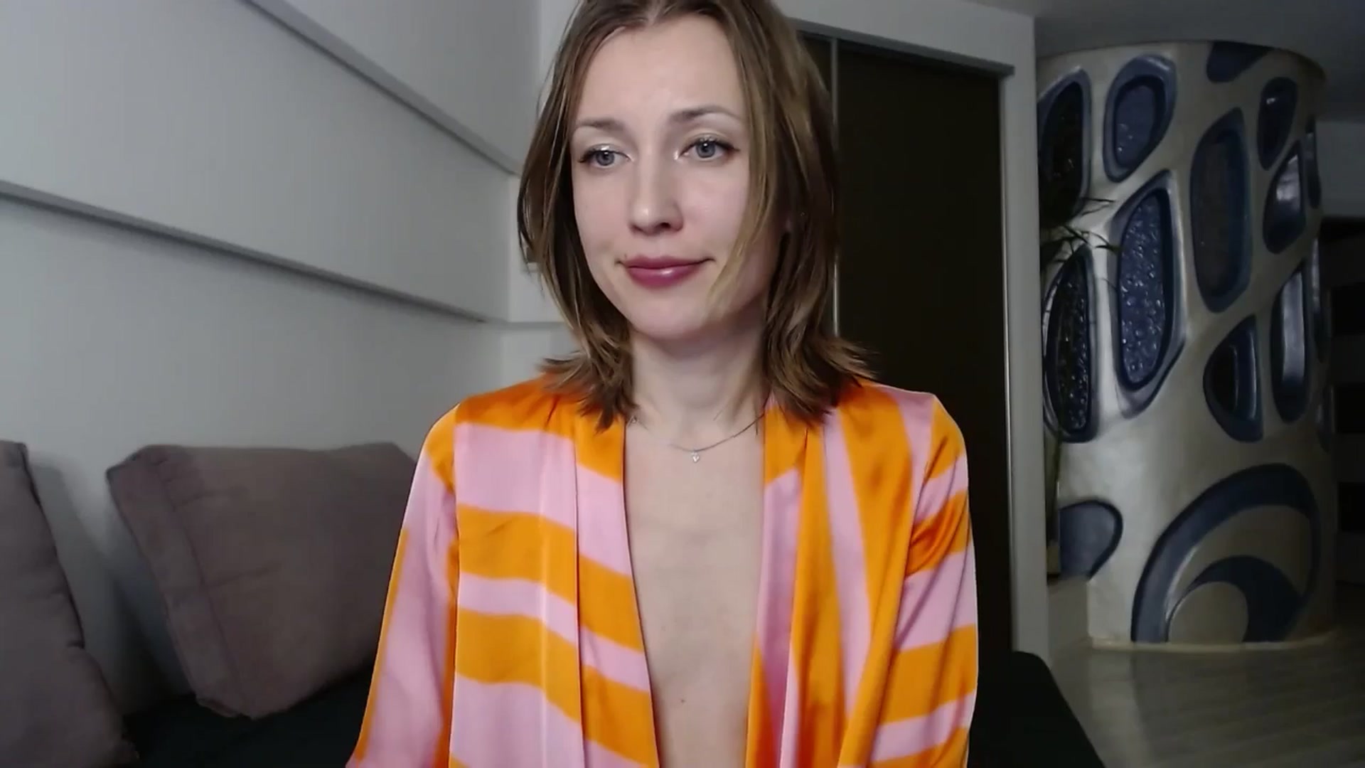Gallery image thumbnail from cup_of_kate's myfreecams stream on, 02/08/2025, 17:37 image 17 of 20