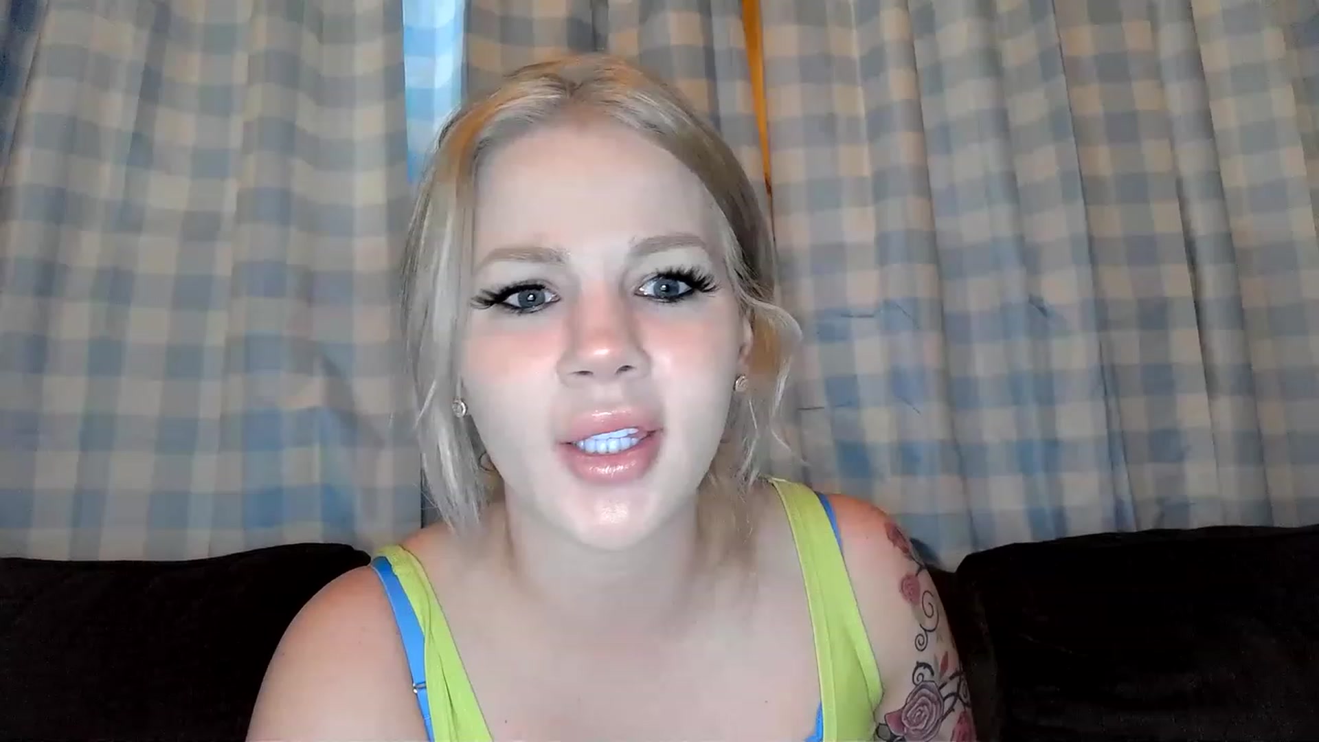Gallery image thumbnail from cupcakebarbie's myfreecams stream on, 04/08/2023, 15:02 image 8 of 20