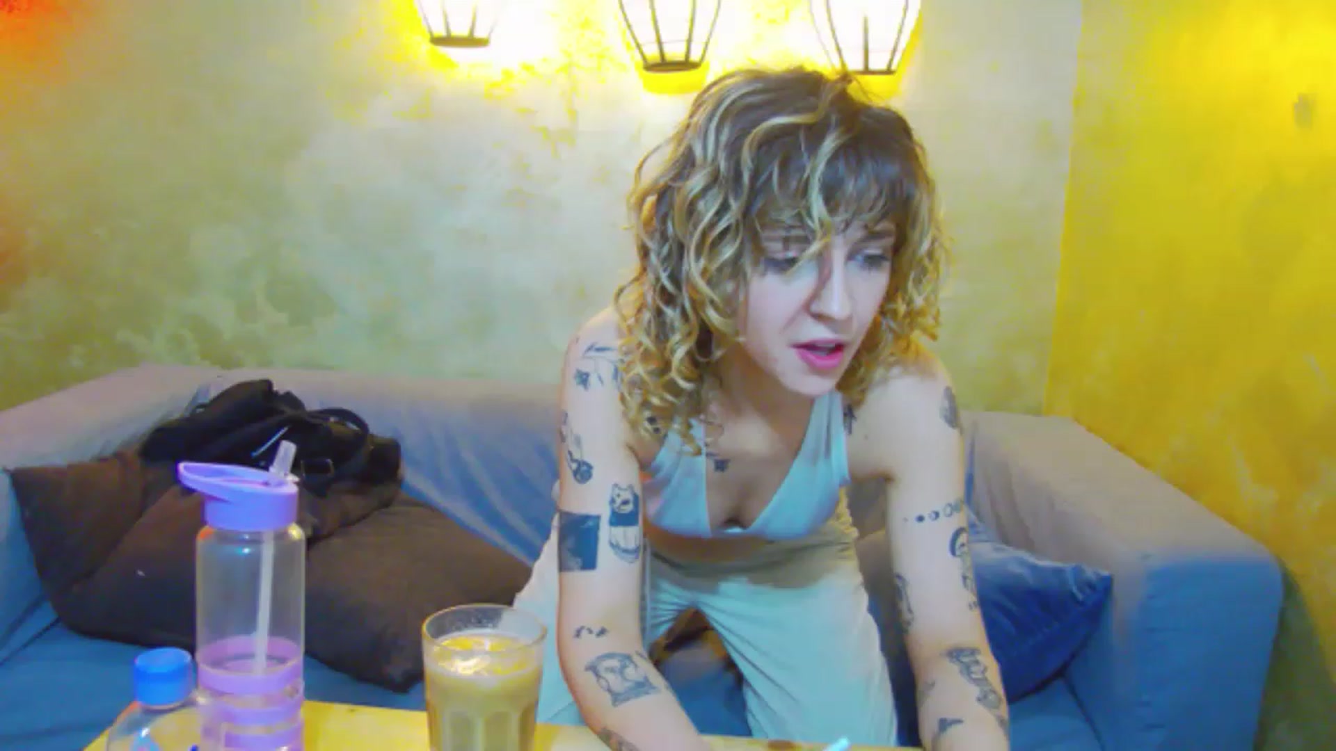 Gallery image thumbnail from curlyellas's myfreecams stream on, 06/01/2023, 19:02 image 5 of 20