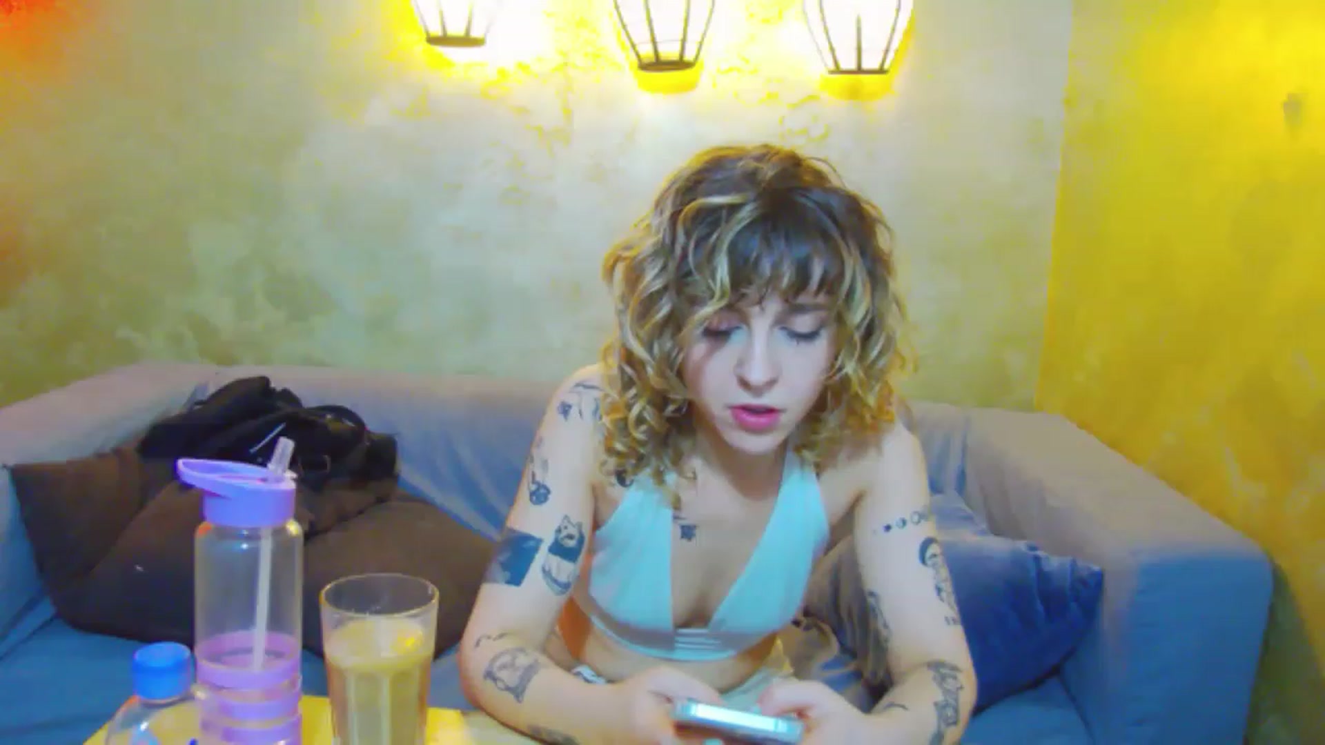 Gallery image thumbnail from curlyellas's myfreecams stream on, 06/01/2023, 19:02 image 6 of 20