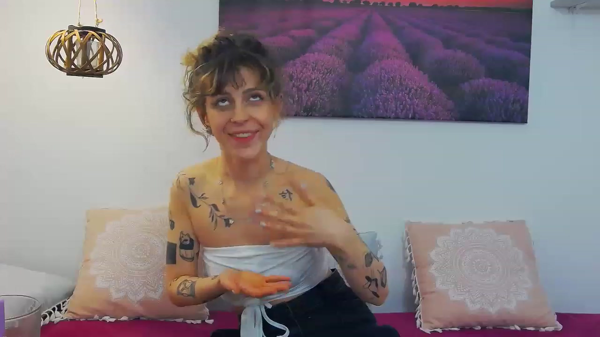 Gallery image thumbnail from curlyellas's myfreecams stream on, 06/09/2023, 17:01 image 12 of 20