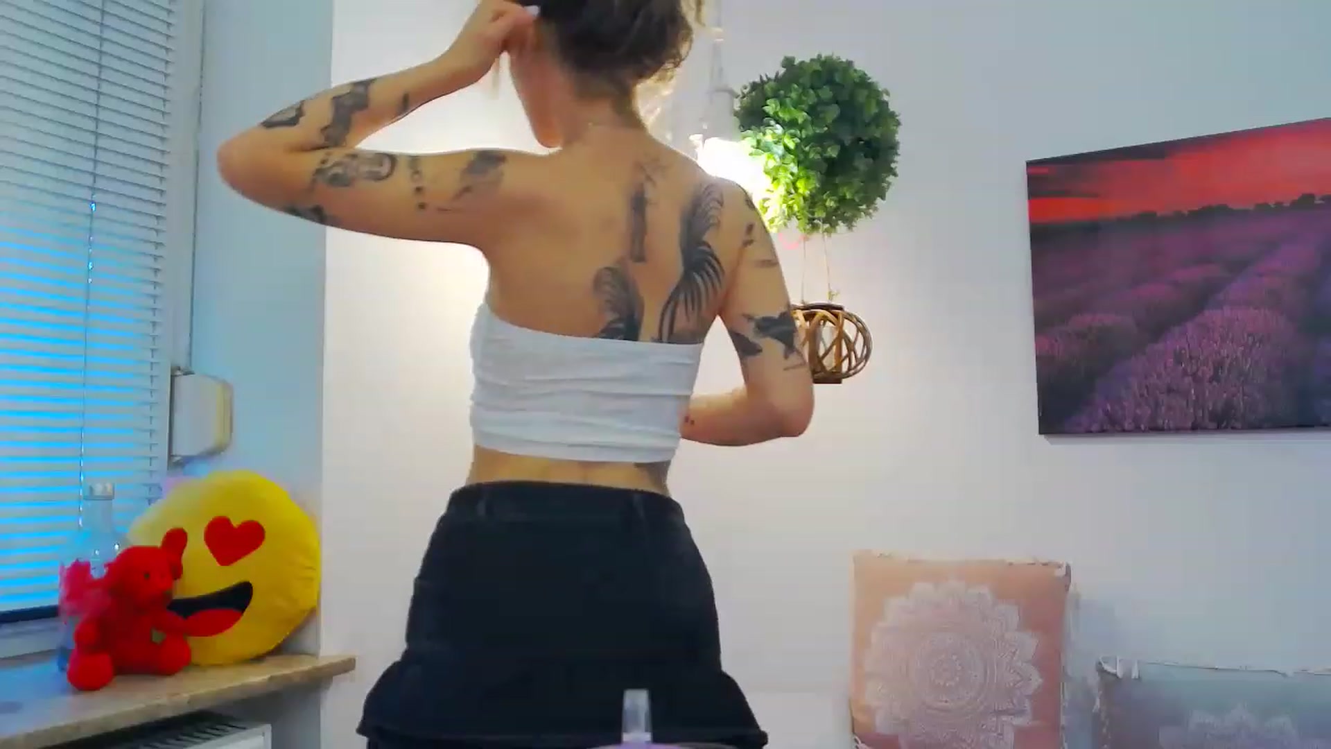 Gallery image thumbnail from curlyellas's myfreecams stream on, 06/09/2023, 17:01 image 13 of 20