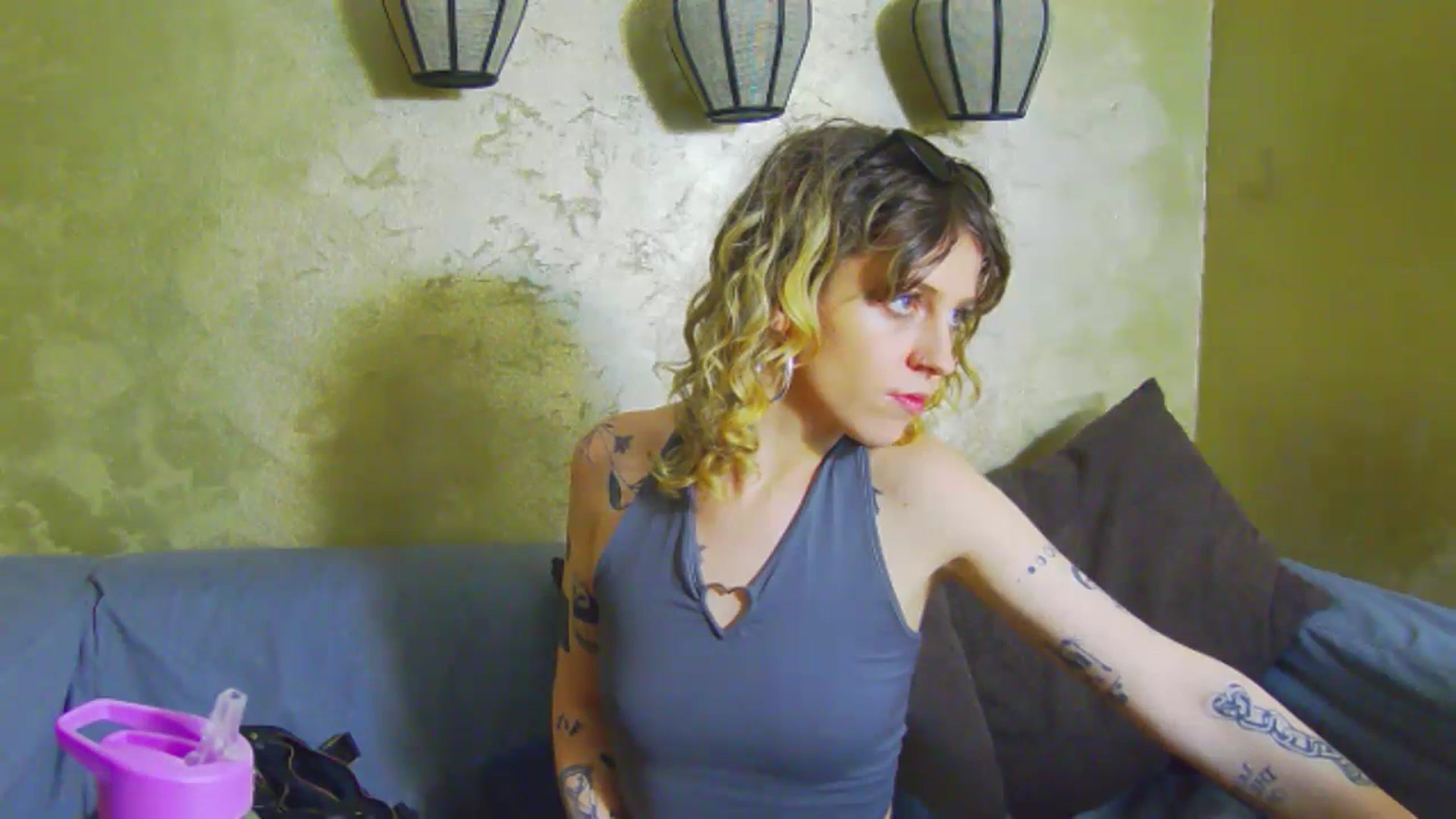 Gallery image thumbnail from curlyellas's myfreecams stream on, 07/16/2023, 19:21 image 7 of 20