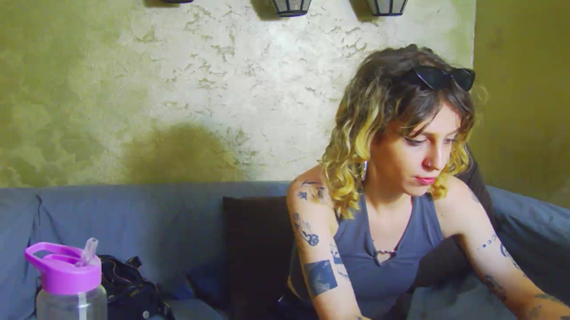 Gallery image thumbnail from curlyellas's myfreecams stream on, 07/16/2023, 19:21 image 10 of 20
