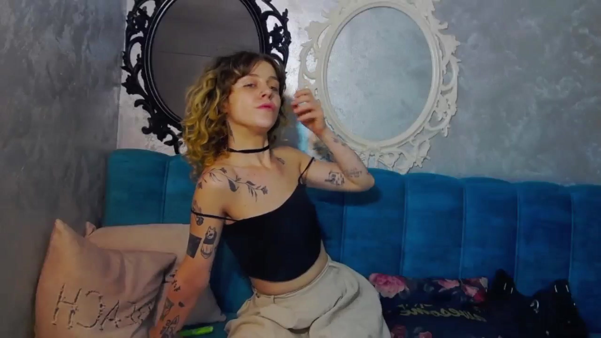 Gallery image thumbnail from curlyellas's myfreecams stream on, 08/24/2023, 17:19 image 2 of 20