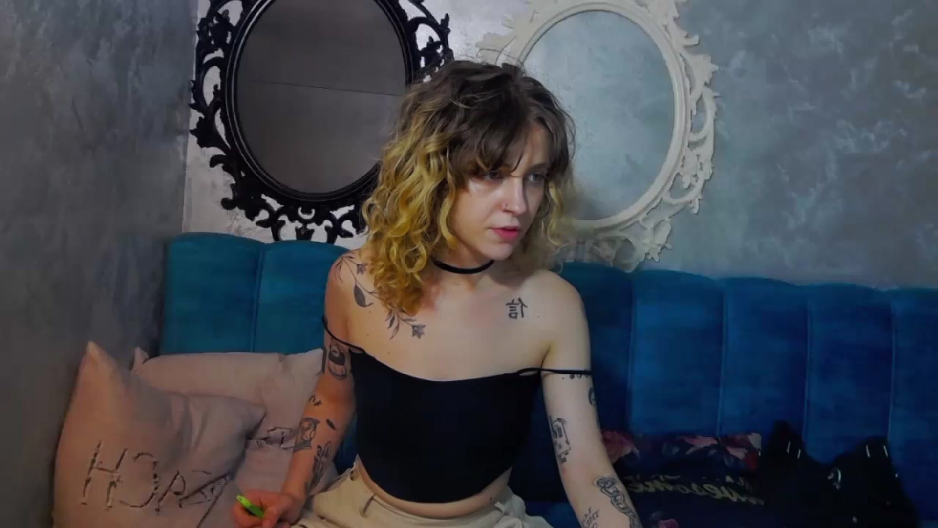 Gallery image thumbnail from curlyellas's myfreecams stream on, 08/24/2023, 17:19 image 3 of 20