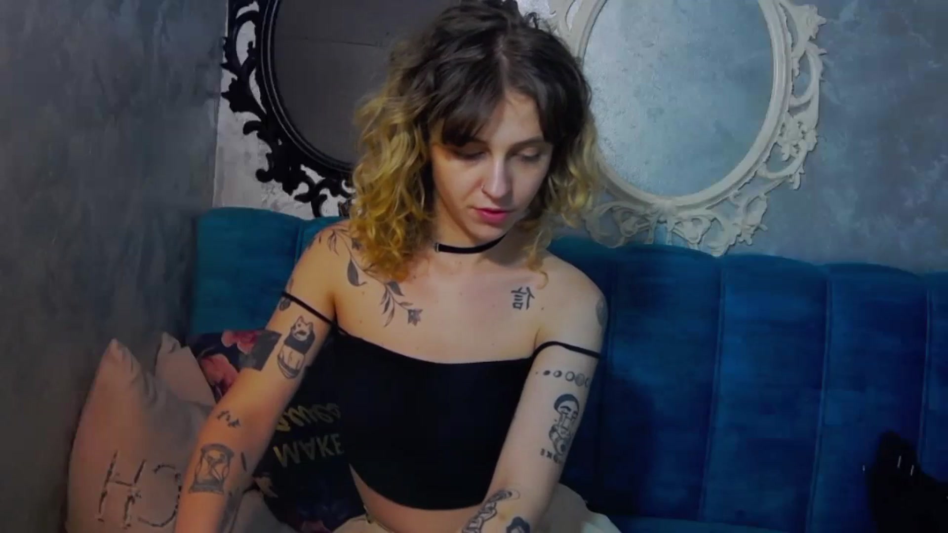 Gallery image thumbnail from curlyellas's myfreecams stream on, 08/24/2023, 17:19 image 17 of 20