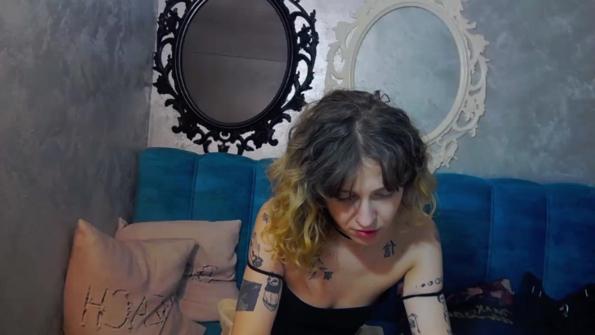 Gallery image thumbnail from curlyellas's myfreecams stream on, 08/24/2023, 17:19 image 7 of 20
