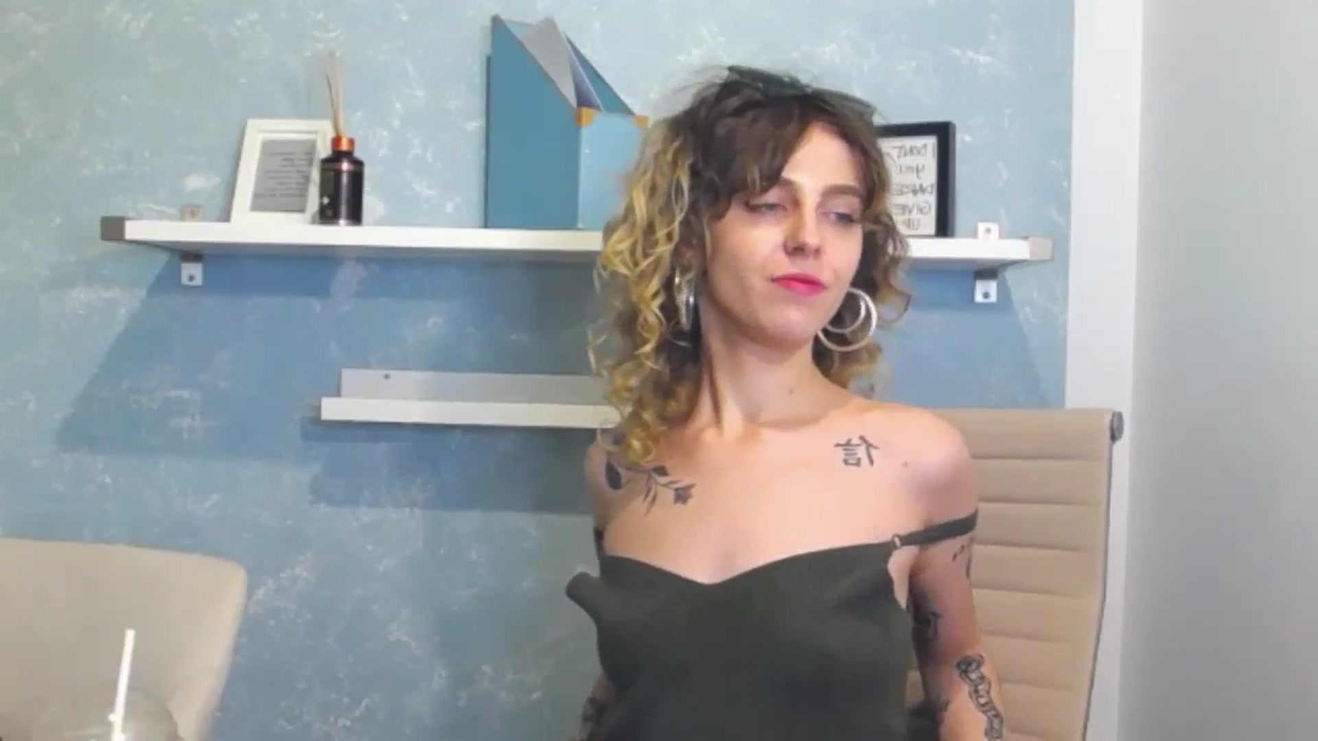 Gallery image thumbnail from curlyellas's myfreecams stream on, 08/31/2023, 18:31 image 6 of 20