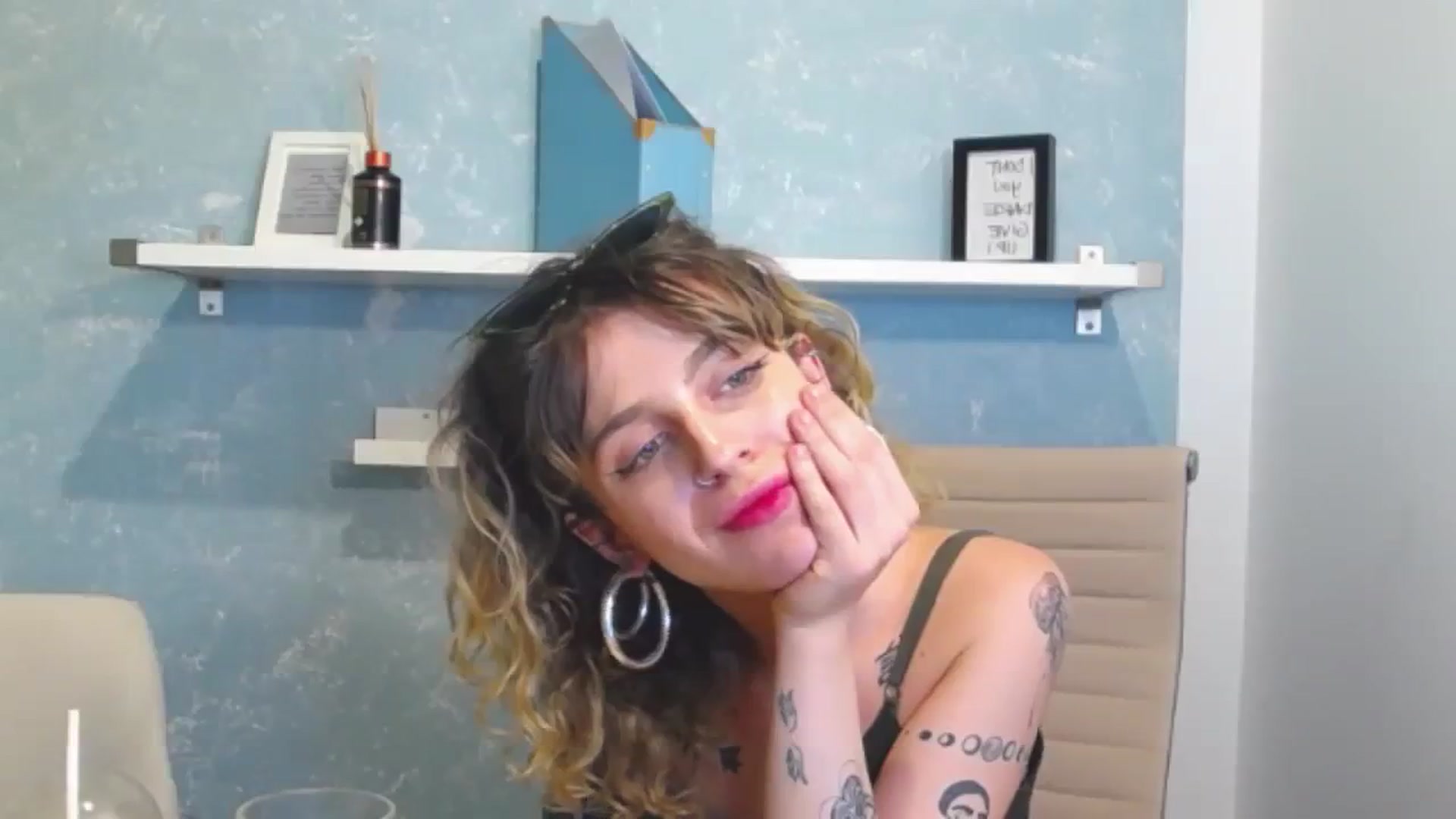 Gallery image thumbnail from curlyellas's myfreecams stream on, 08/31/2023, 18:31 image 18 of 20