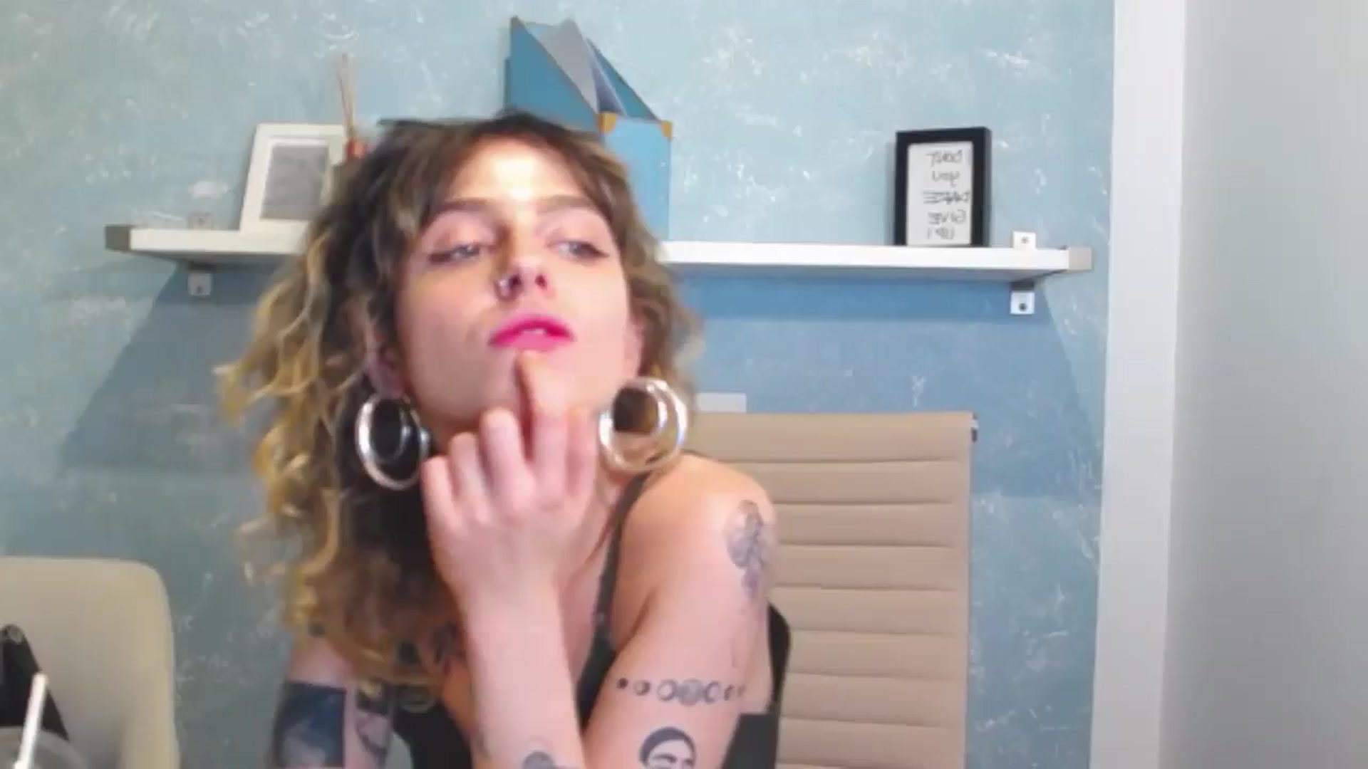 Gallery image thumbnail from curlyellas's myfreecams stream on, 08/31/2023, 18:31 image 1 of 20