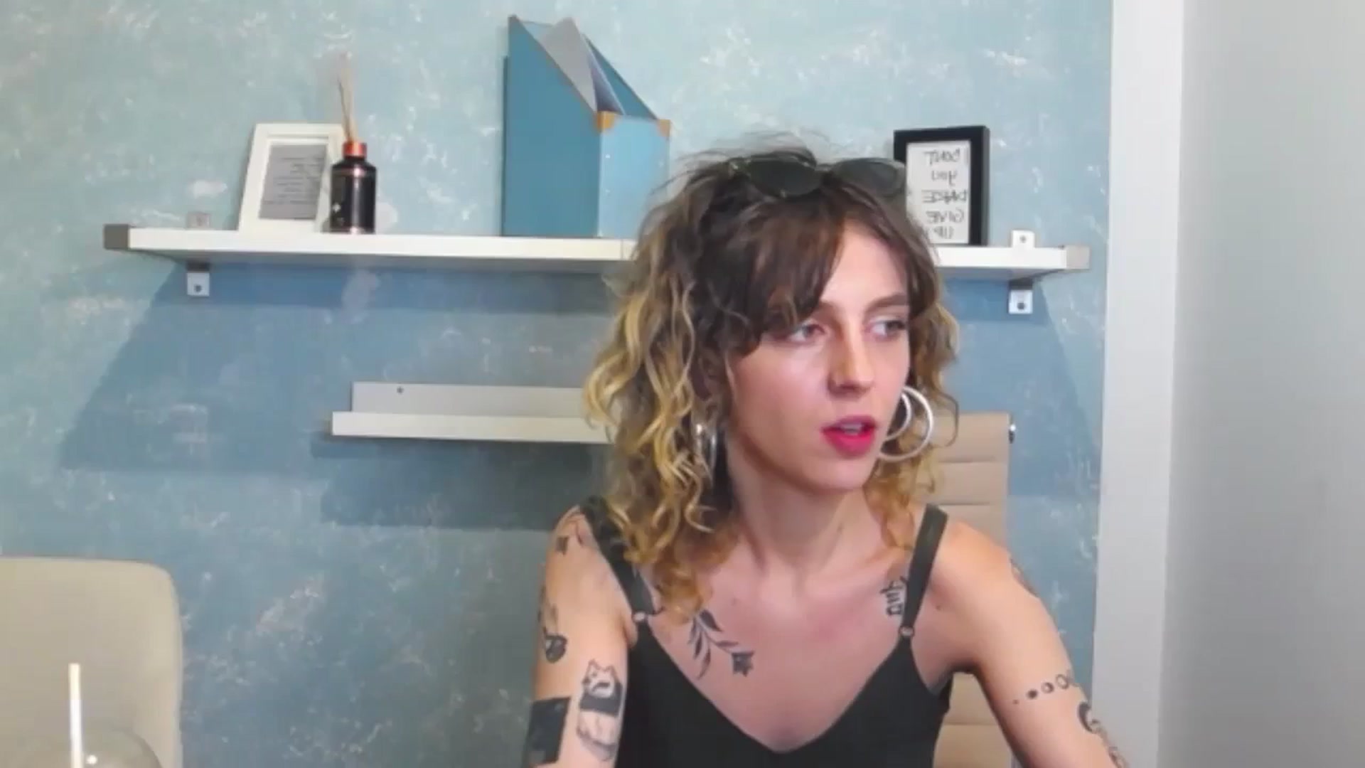 Gallery image thumbnail from curlyellas's myfreecams stream on, 08/31/2023, 18:31 image 13 of 20