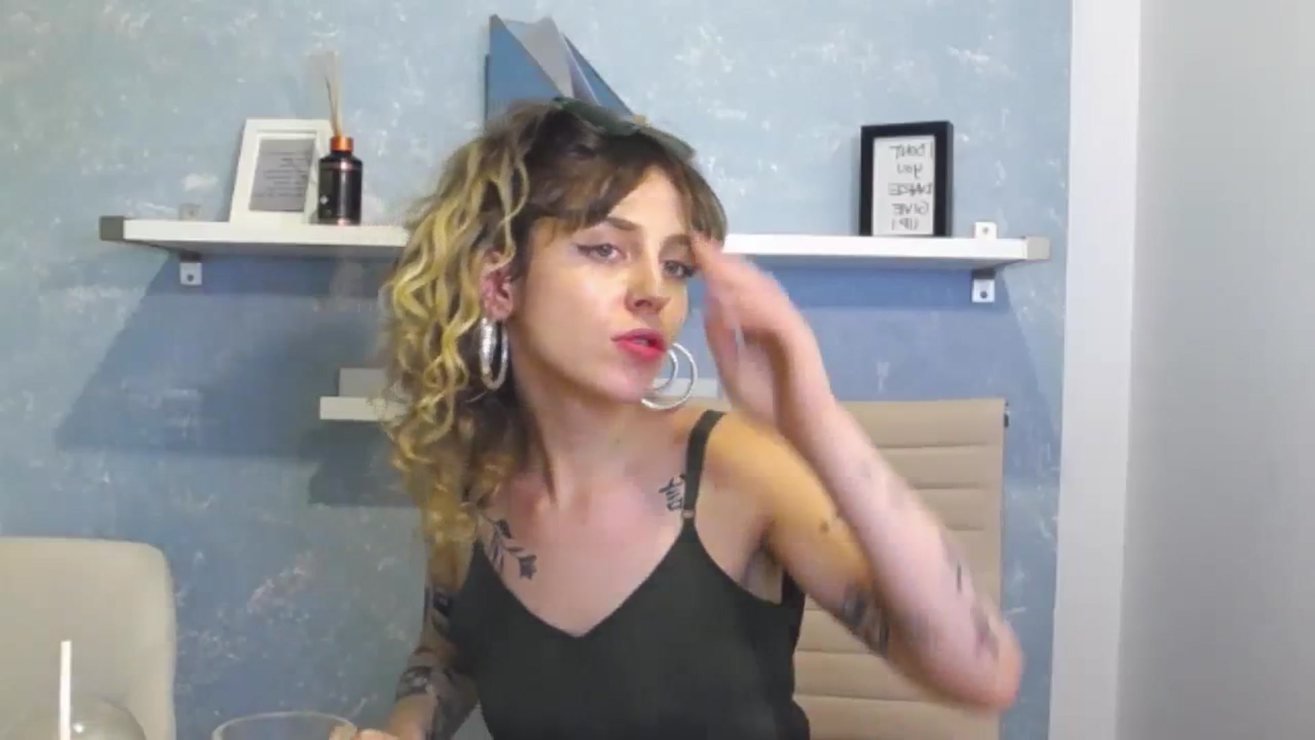 Gallery image thumbnail from curlyellas's myfreecams stream on, 08/31/2023, 18:31 image 17 of 20