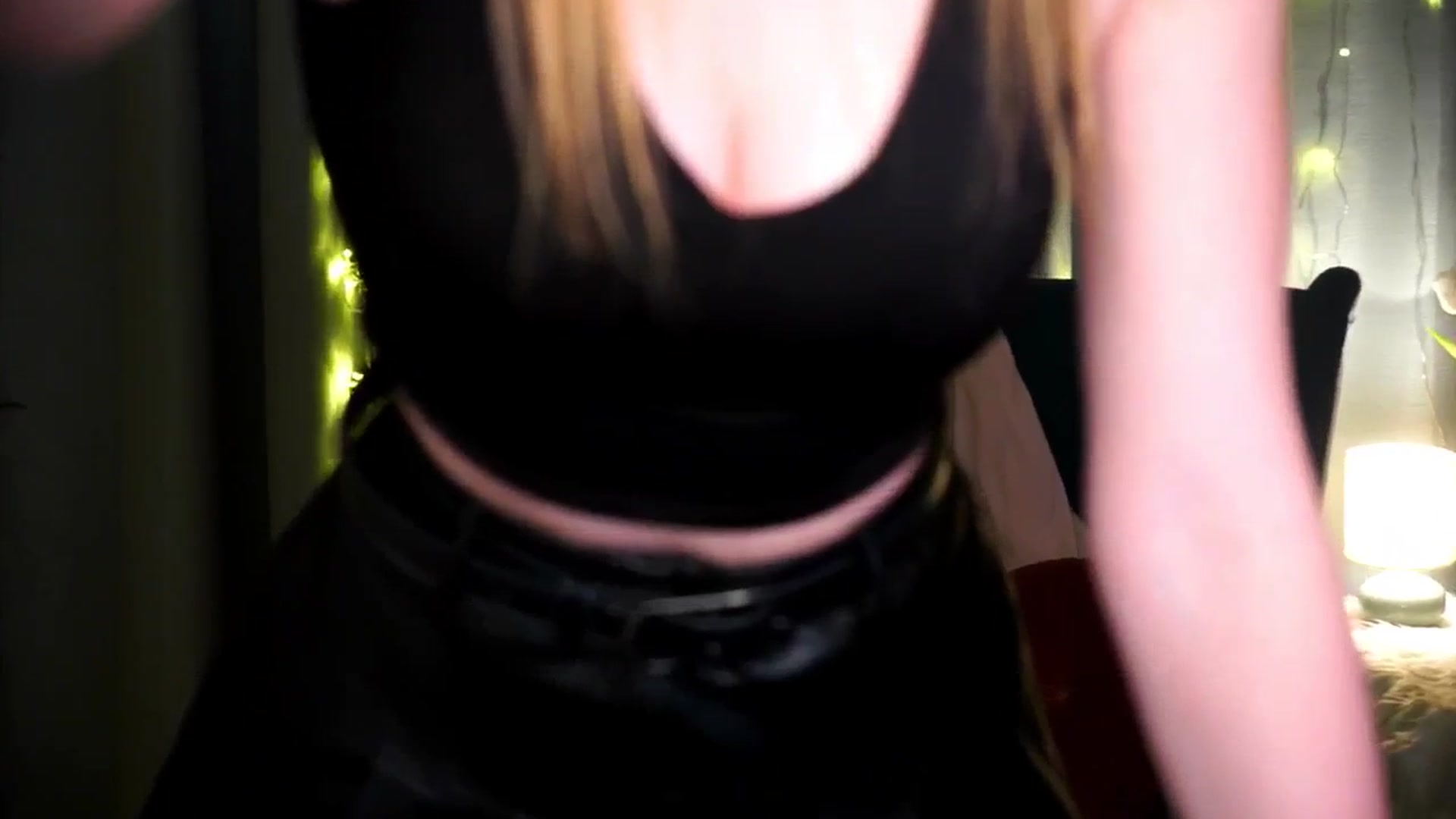 Gallery image thumbnail from cute18cute's myfreecams stream on, 11/17/2025, 16:14 image 11 of 20