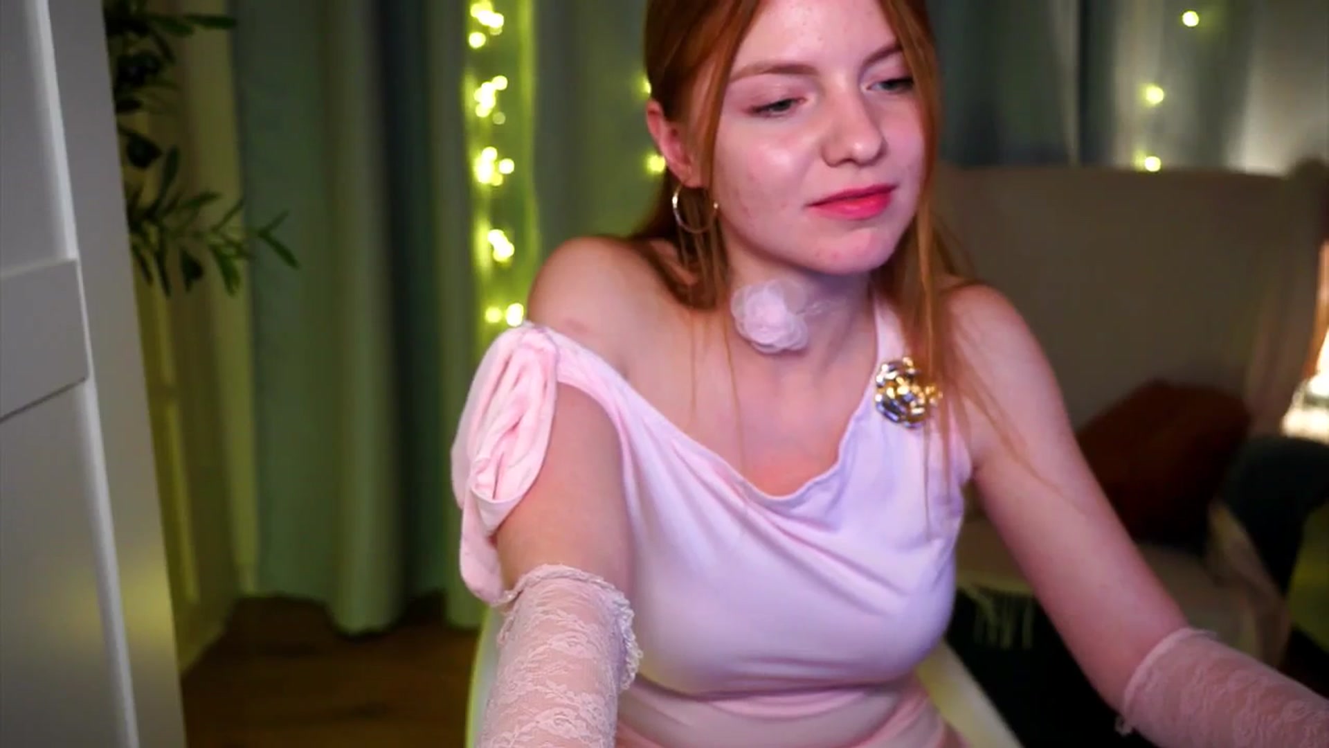 Gallery image thumbnail from cute18cute's myfreecams stream on, 12/06/2025, 14:54 image 9 of 20