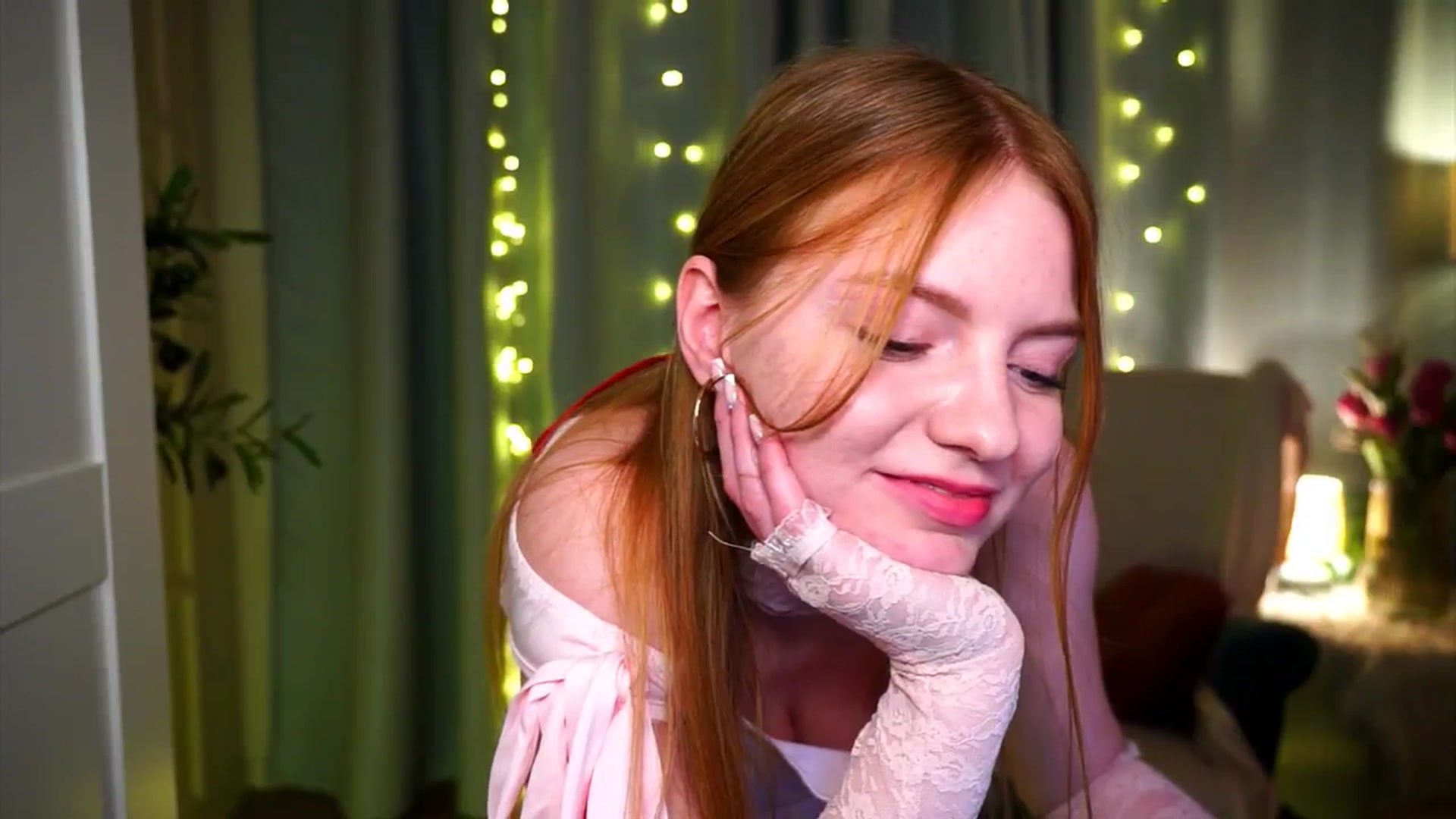 Gallery image thumbnail from cute18cute's myfreecams stream on, 12/06/2025, 14:54 image 10 of 20