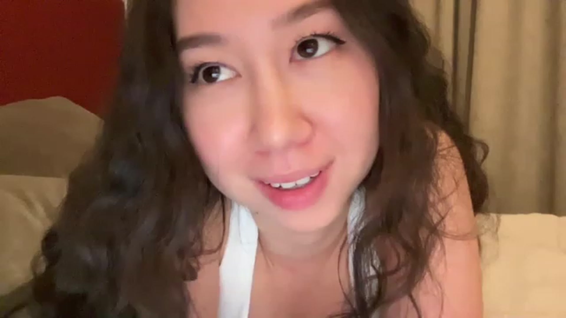 Gallery image thumbnail from cute_asian69's myfreecams stream on, 03/30/2023, 23:14 image 15 of 20