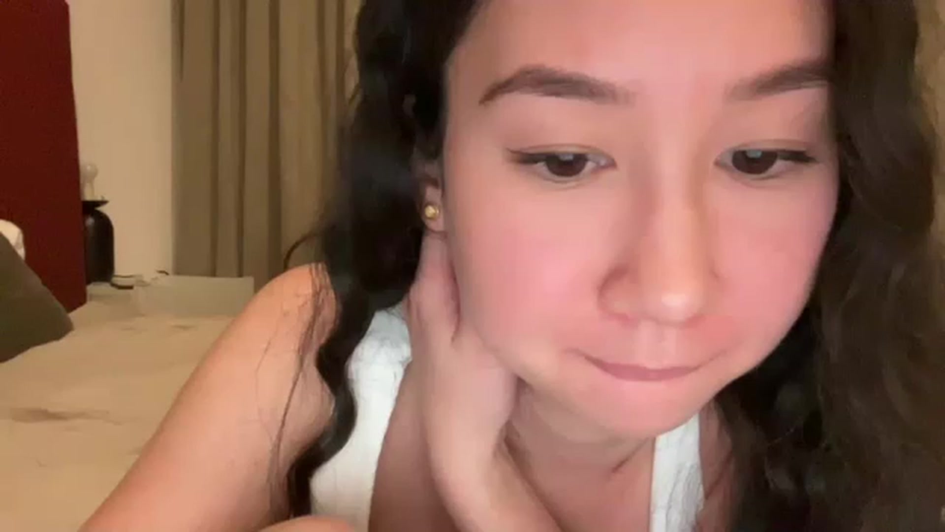 Gallery image thumbnail from cute_asian69's myfreecams stream on, 04/06/2023, 24:36 image 19 of 20