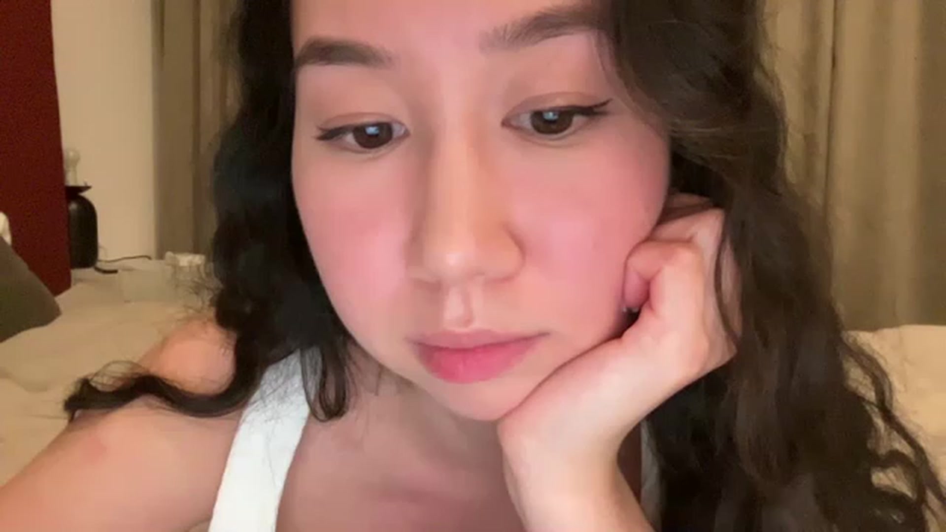 Gallery image thumbnail from cute_asian69's myfreecams stream on, 04/06/2023, 24:36 image 2 of 20