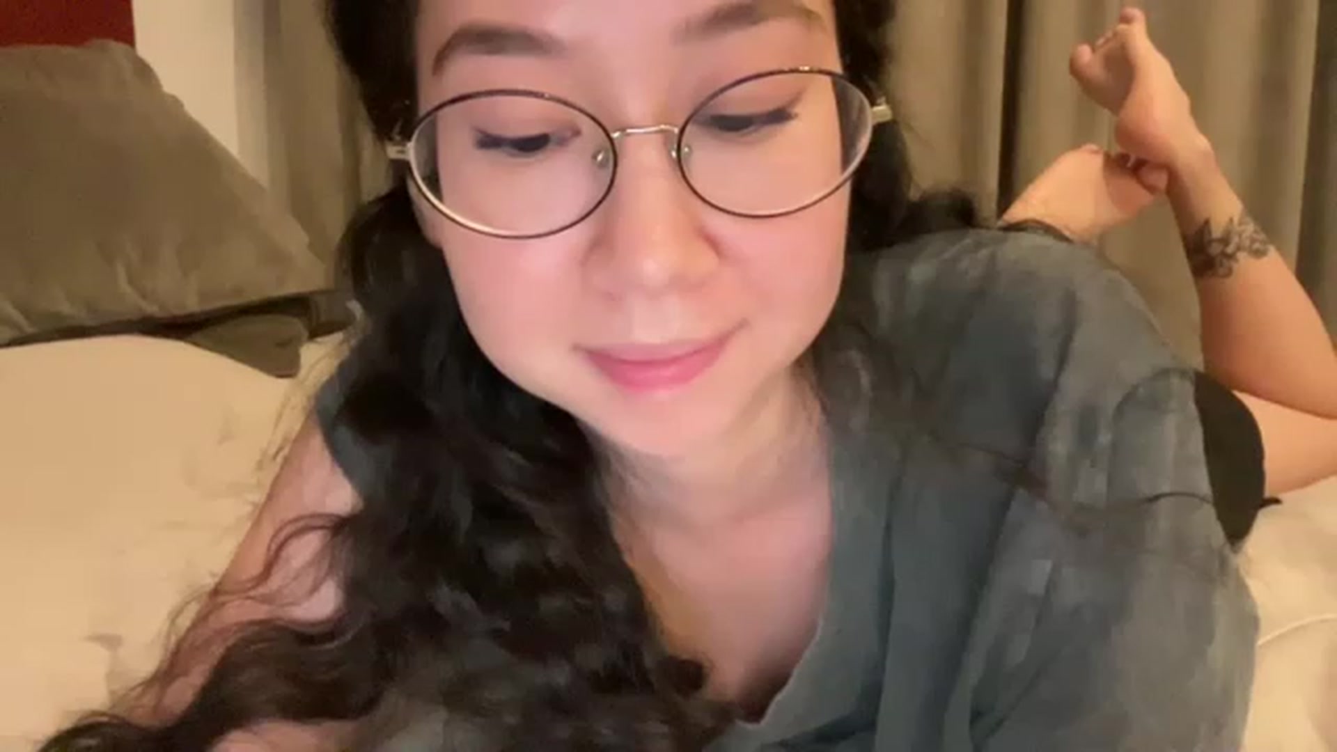 Gallery image thumbnail from cute_asian69's myfreecams stream on, 04/25/2023, 24:01 image 4 of 20
