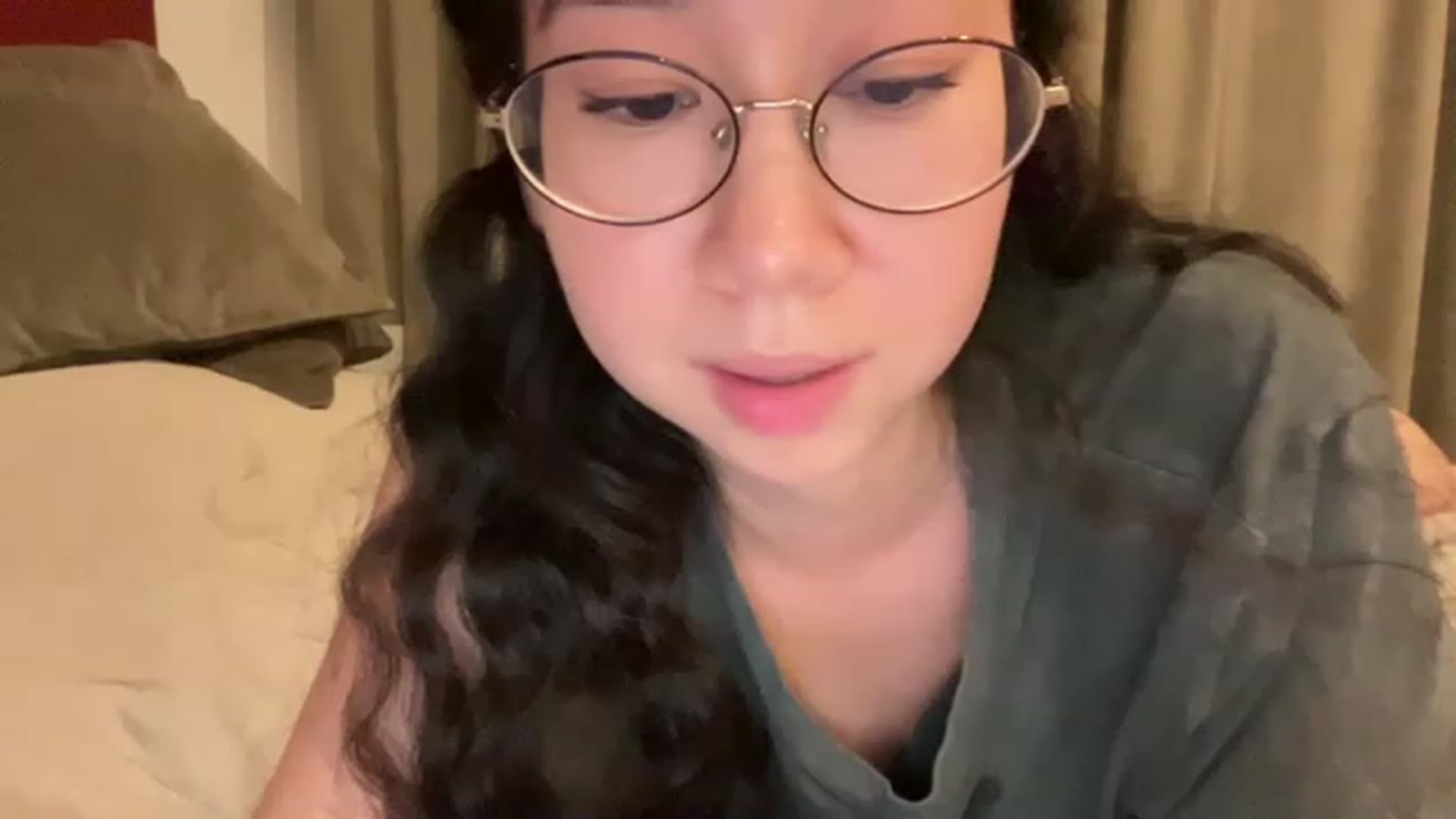 Gallery image thumbnail from cute_asian69's myfreecams stream on, 04/25/2023, 24:01 image 7 of 20