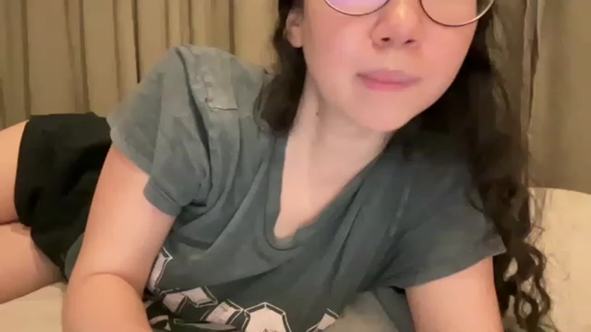 Gallery image thumbnail from cute_asian69's myfreecams stream on, 04/25/2023, 24:51 image 16 of 20