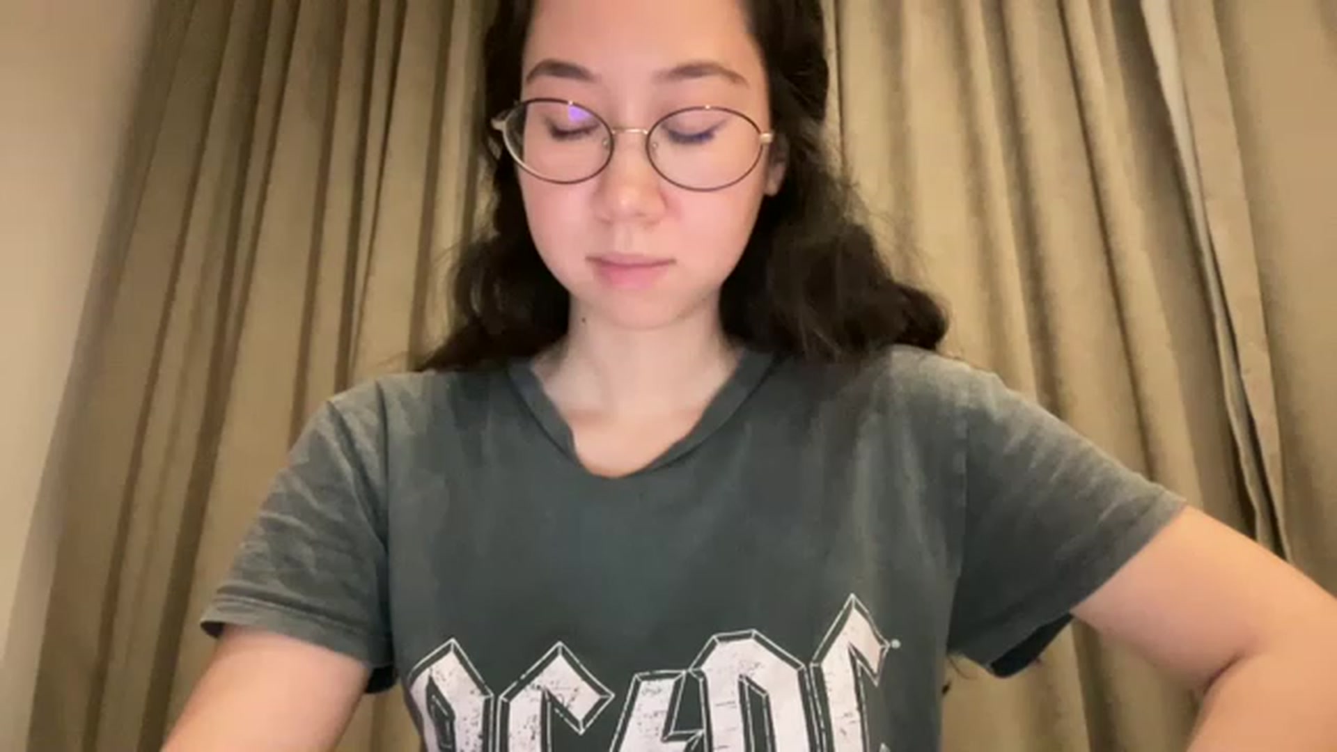 Gallery image thumbnail from cute_asian69's myfreecams stream on, 04/25/2023, 01:15 image 6 of 20