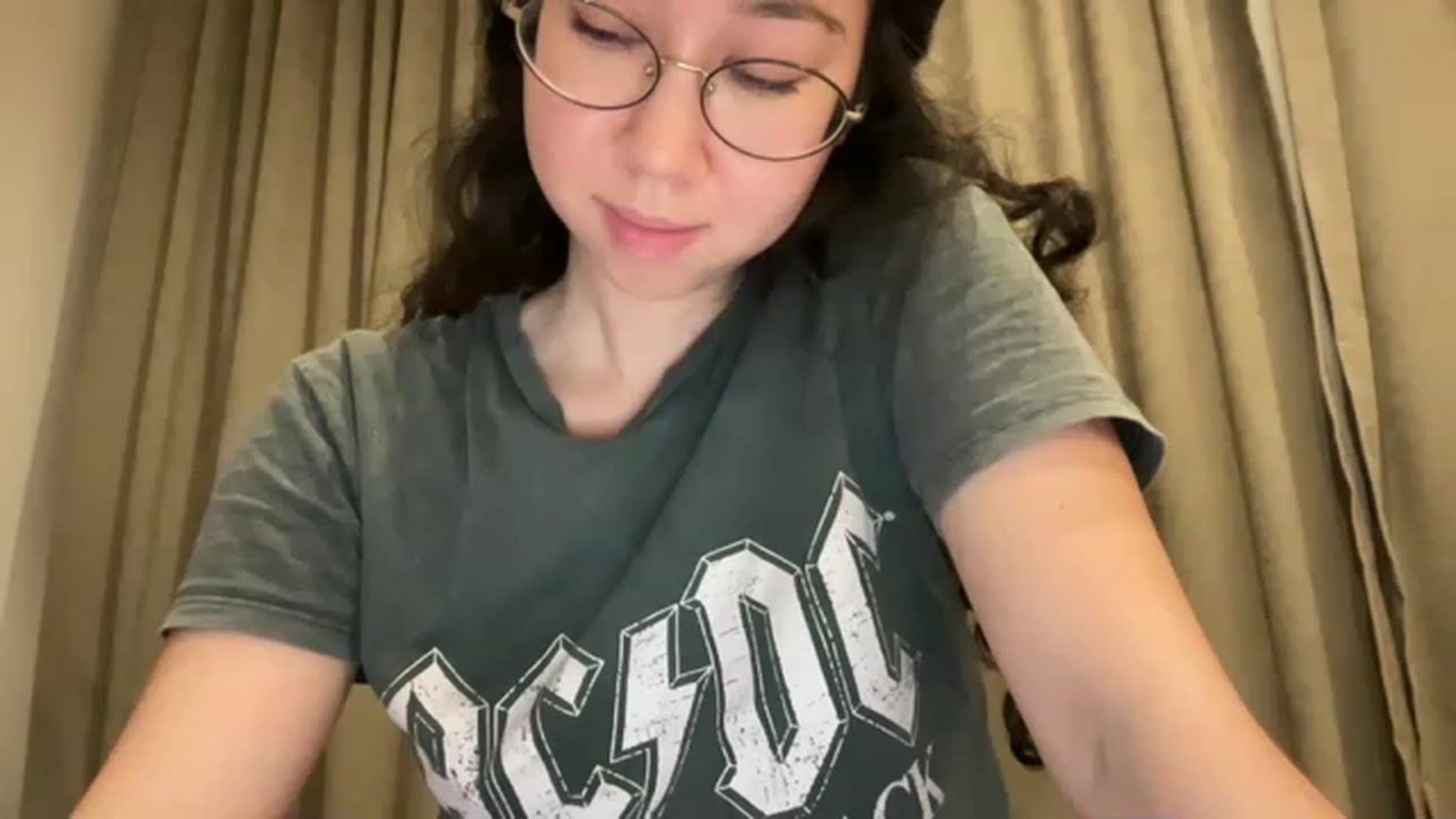 Gallery image thumbnail from cute_asian69's myfreecams stream on, 04/25/2023, 01:15 image 7 of 20